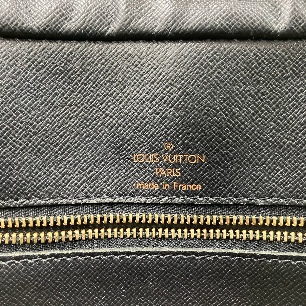 LOUIS VUITTON Epi Porte de Gumain