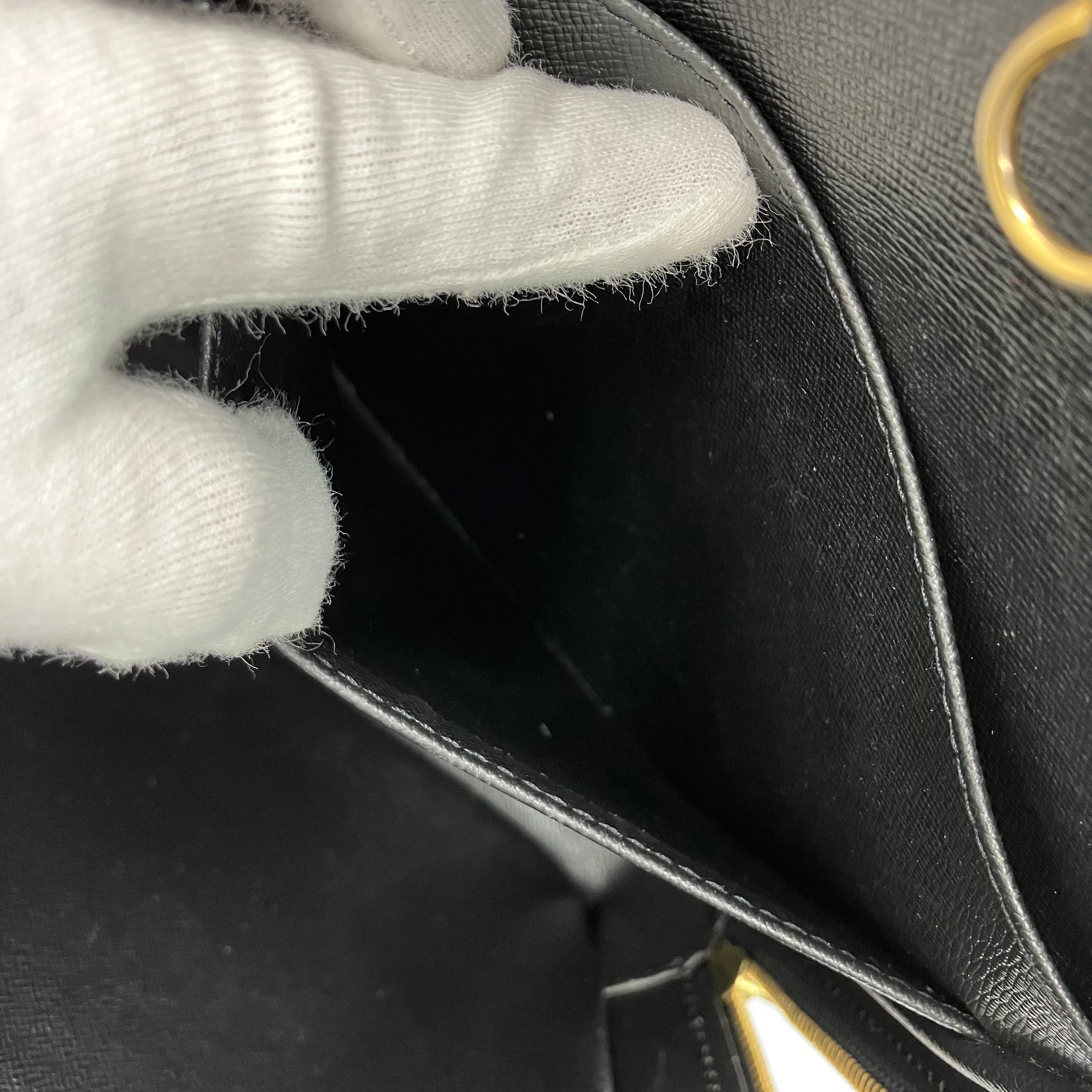 LOUIS VUITTON Epi Porte de Gumain