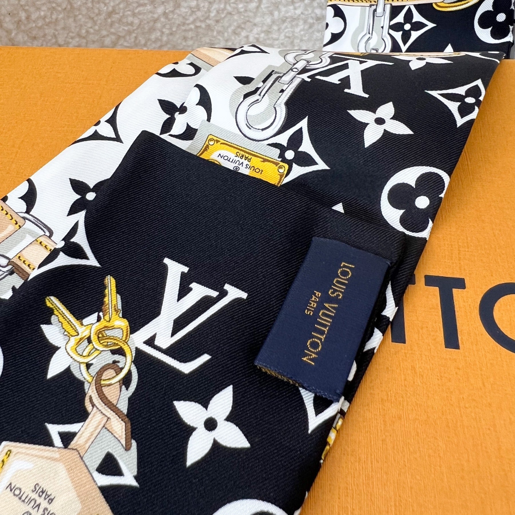 LV Twilly Bandeau in Black, White and Gold
