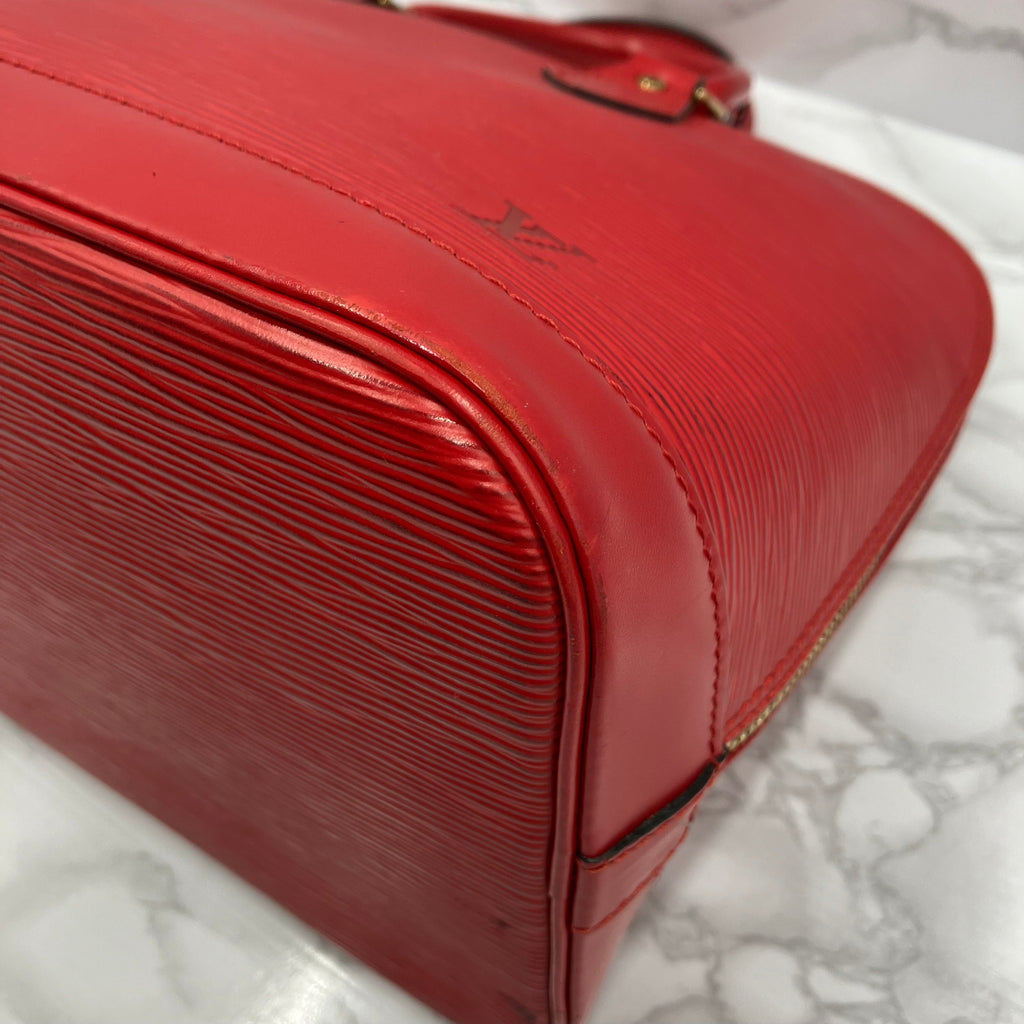 LOUIS VUITTON Epi Alma PM
