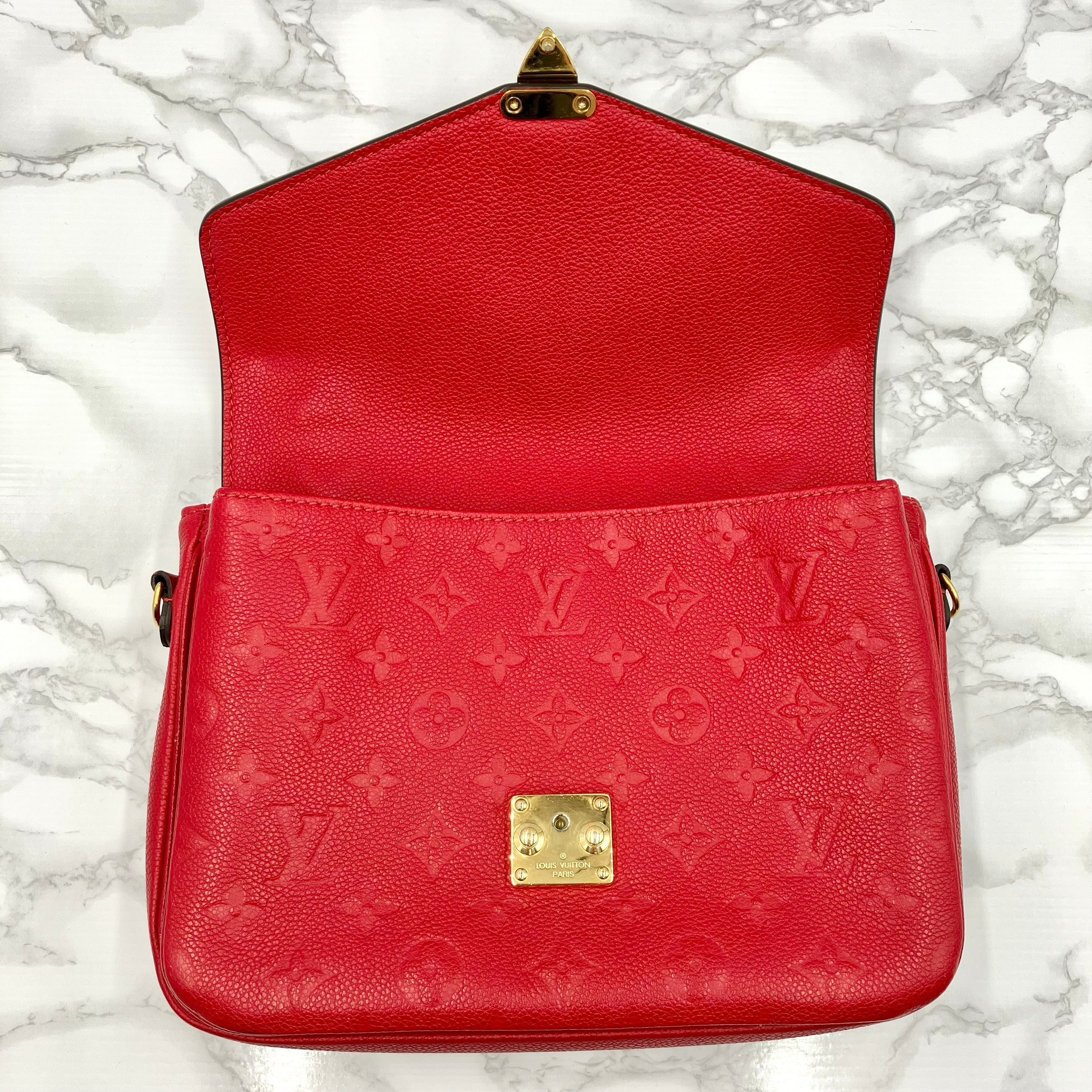 LOUIS VUITTON Amplant Metis