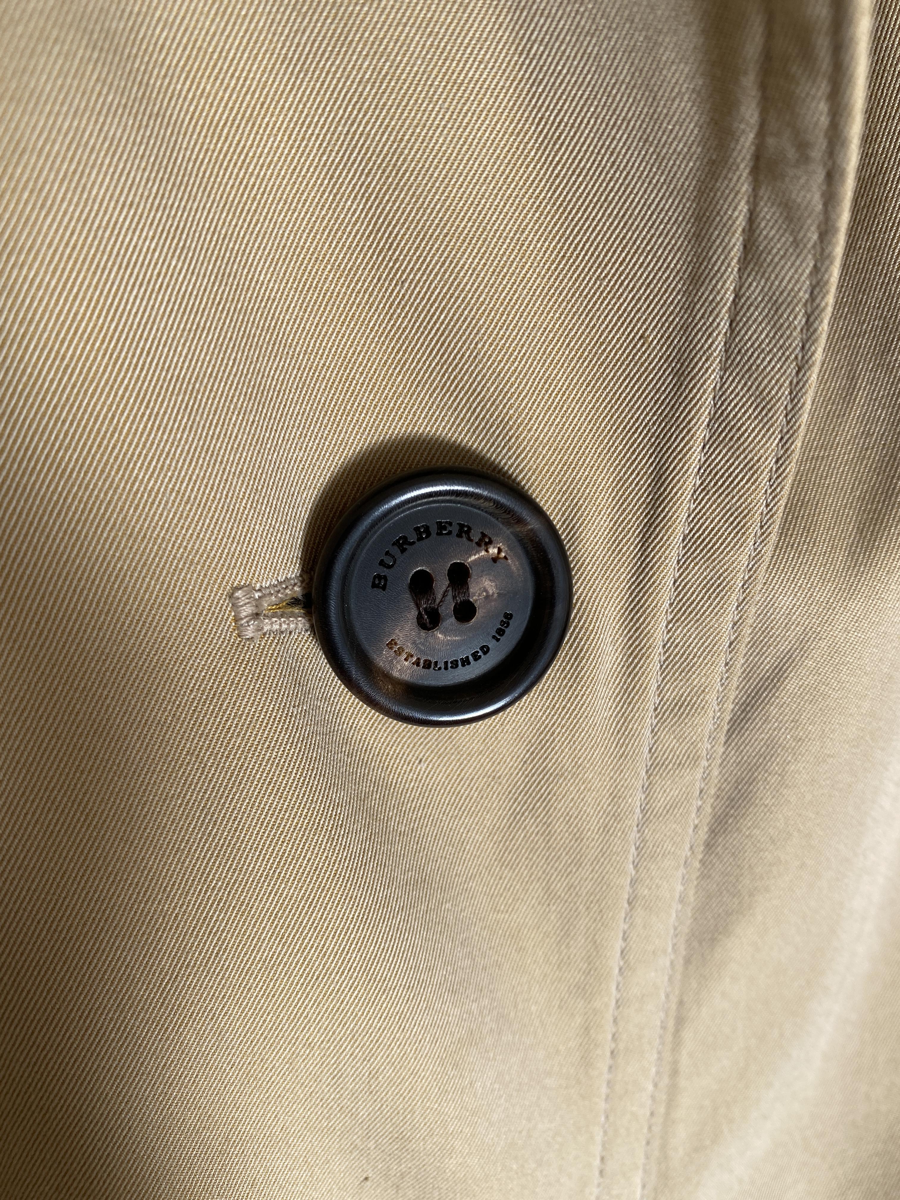 BURBERRY SANDRINGHAM TRENCHCOAT - UK 8/US 6/GER 36