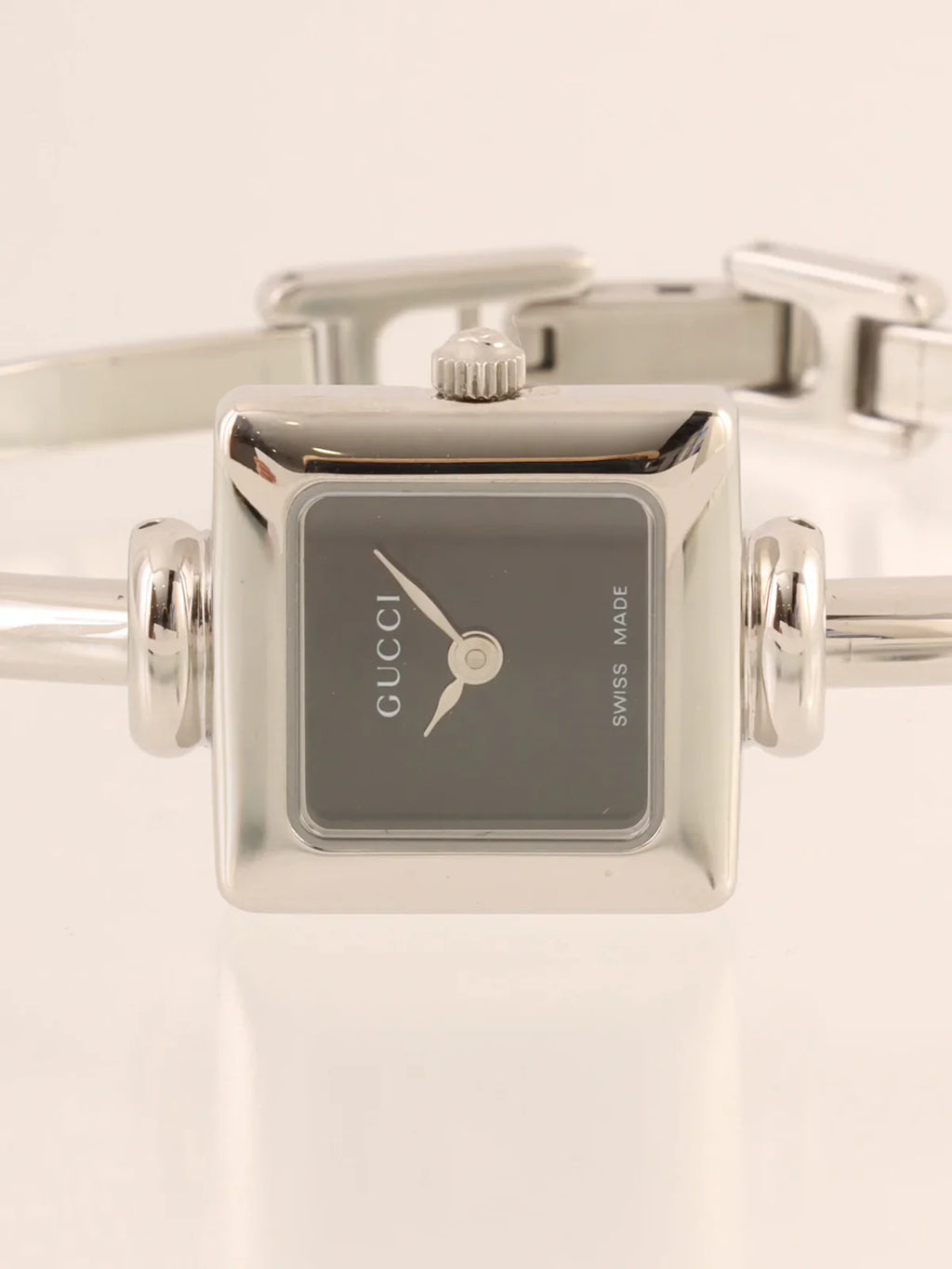 GUCCI Square Face Logo Bangle Watch Silver/Black