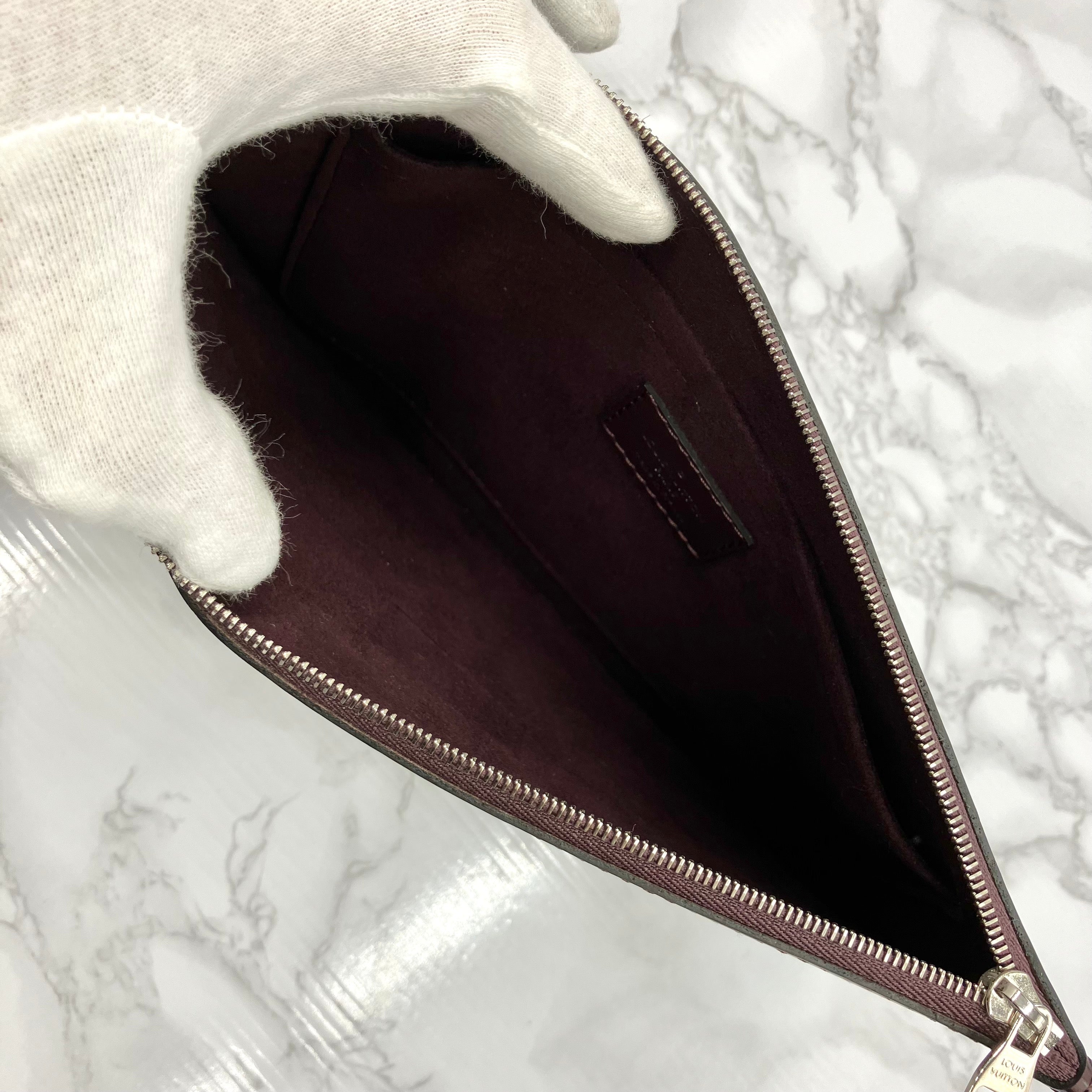 LOUIS VUITTON Epi Neverfull MM fuchsia
