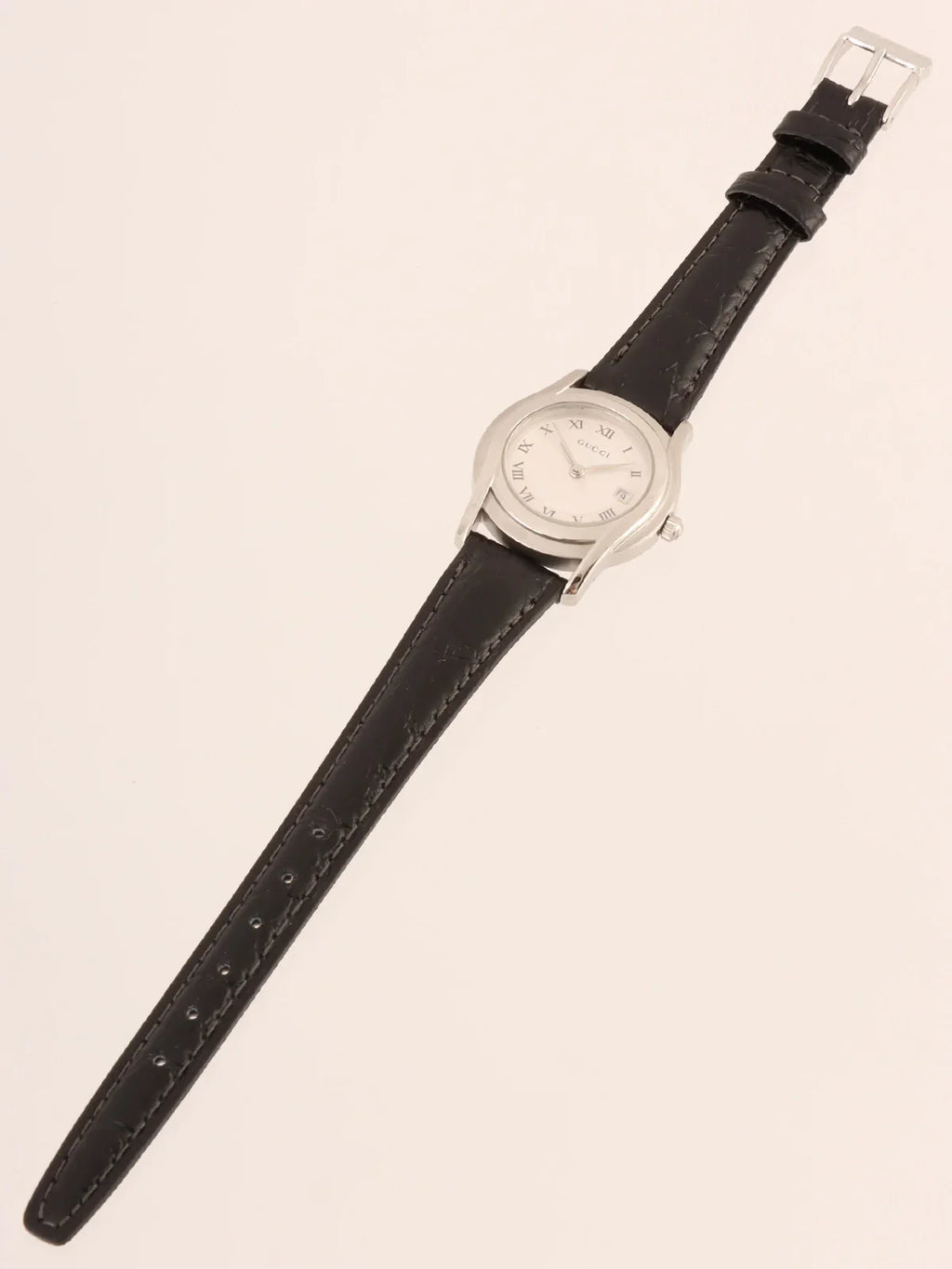 GUCCI Round Logo Face Watch Silver/Black