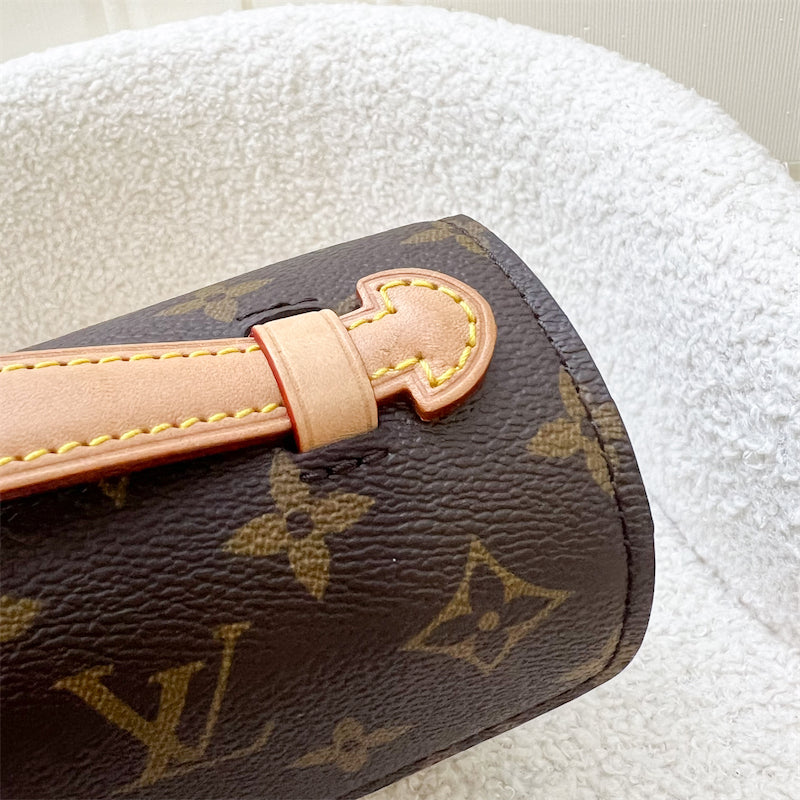 LV Pochette Metis East West in Monogram Canvas and GHW