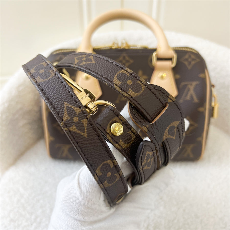 LV Speedy Bandouliere 20 in Monogram Canvas GHW (Without Patterned Strap) + Monogram strap.