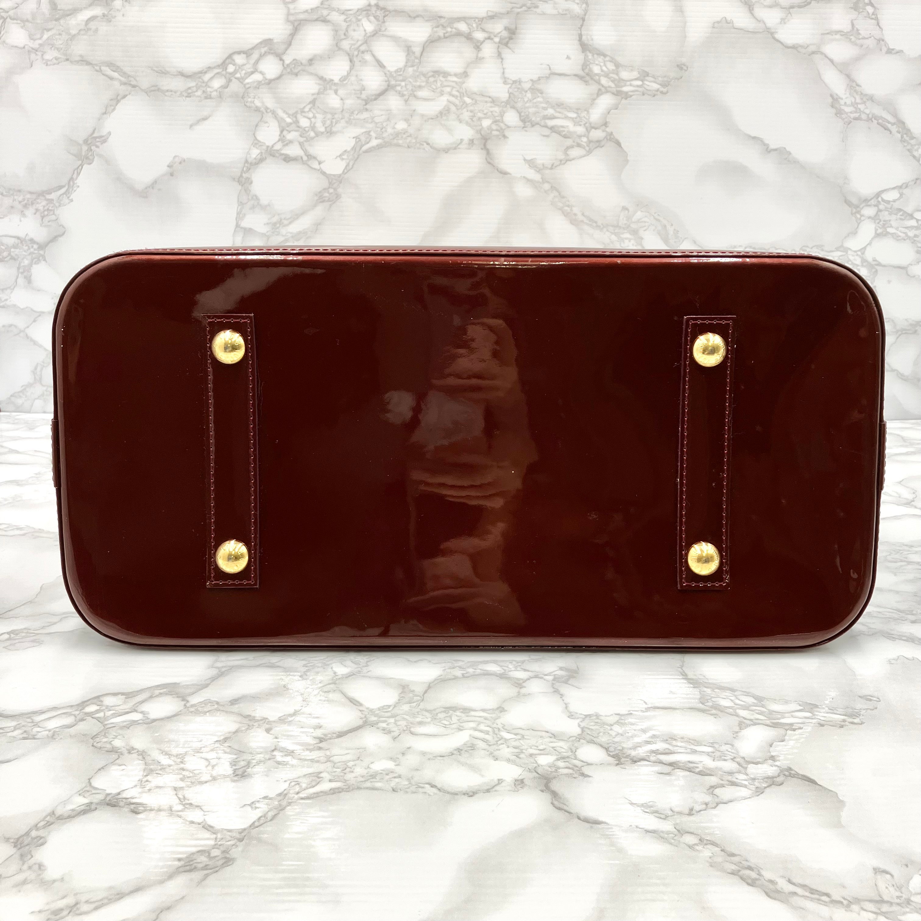 LOUIS VUITTON Vernis Alma MM