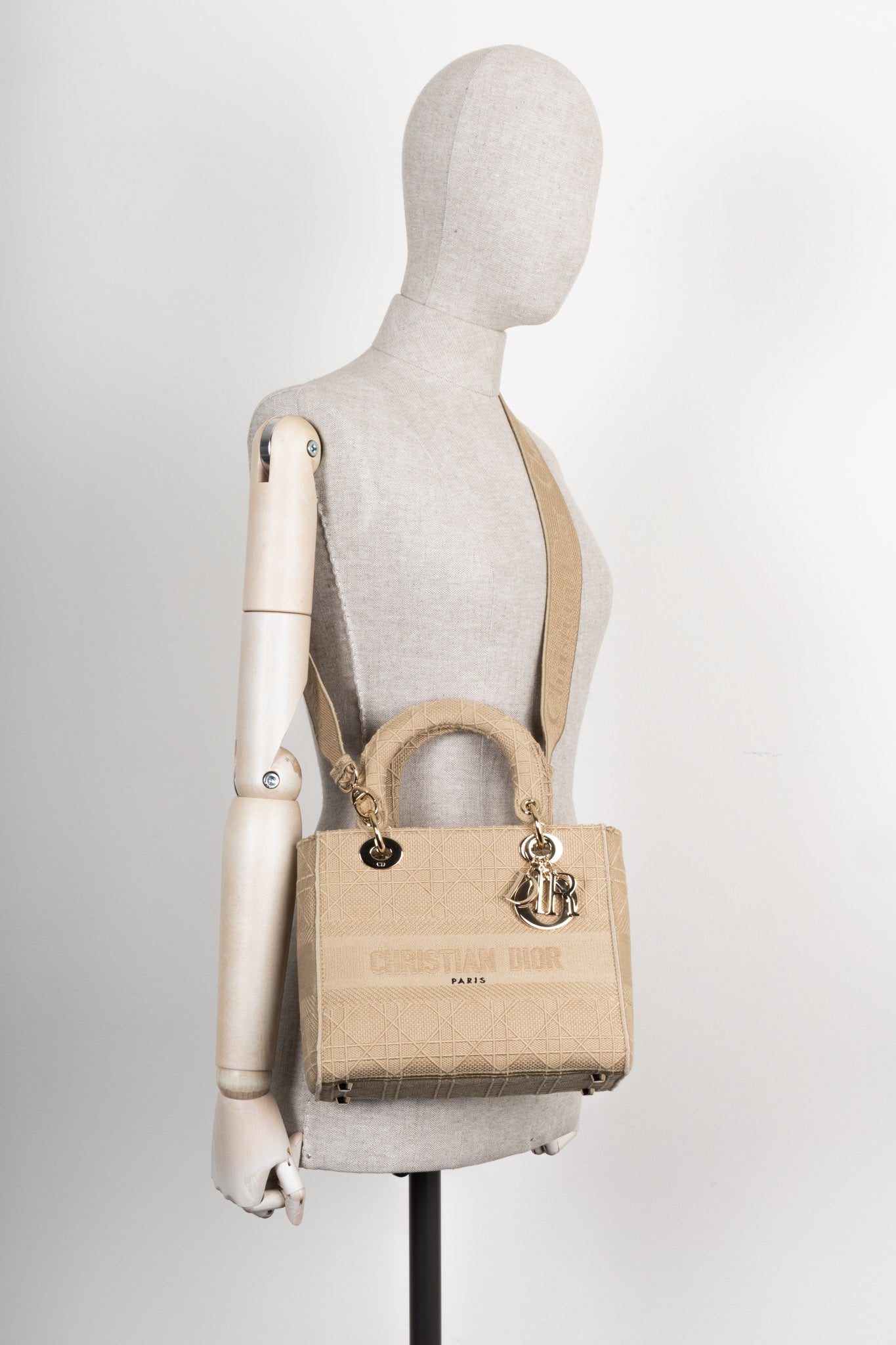 CHRISTIAN DIOR Lady D-Lite Medium Beige