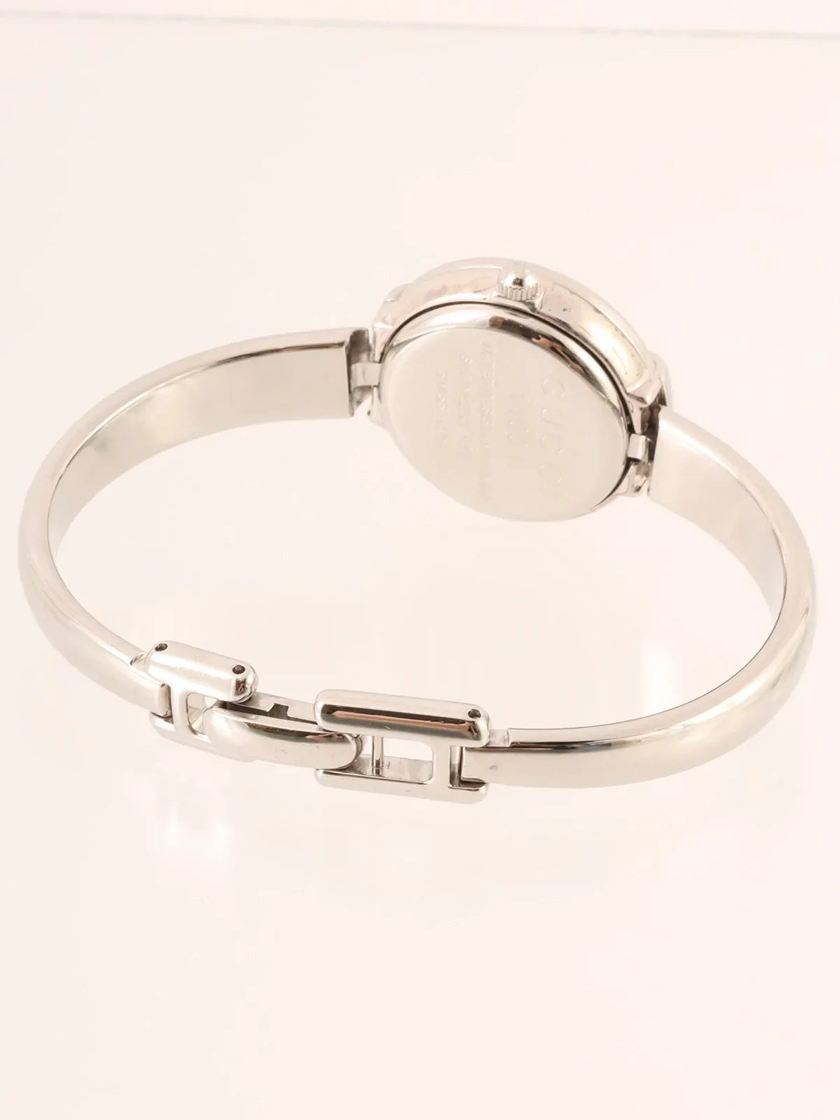 GUCCI Round Face Bangle Watch Silver