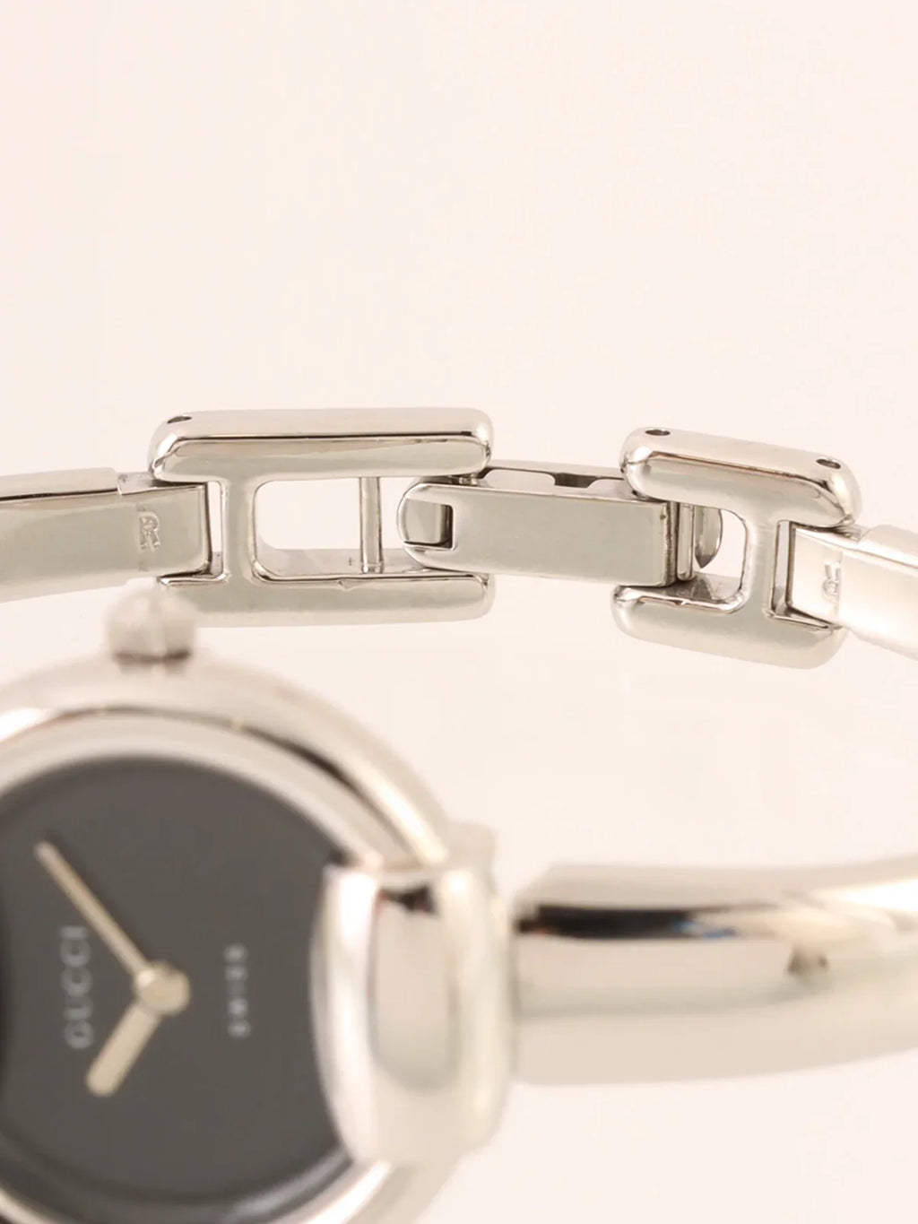 GUCCI Round Face Bangle Watch Silver