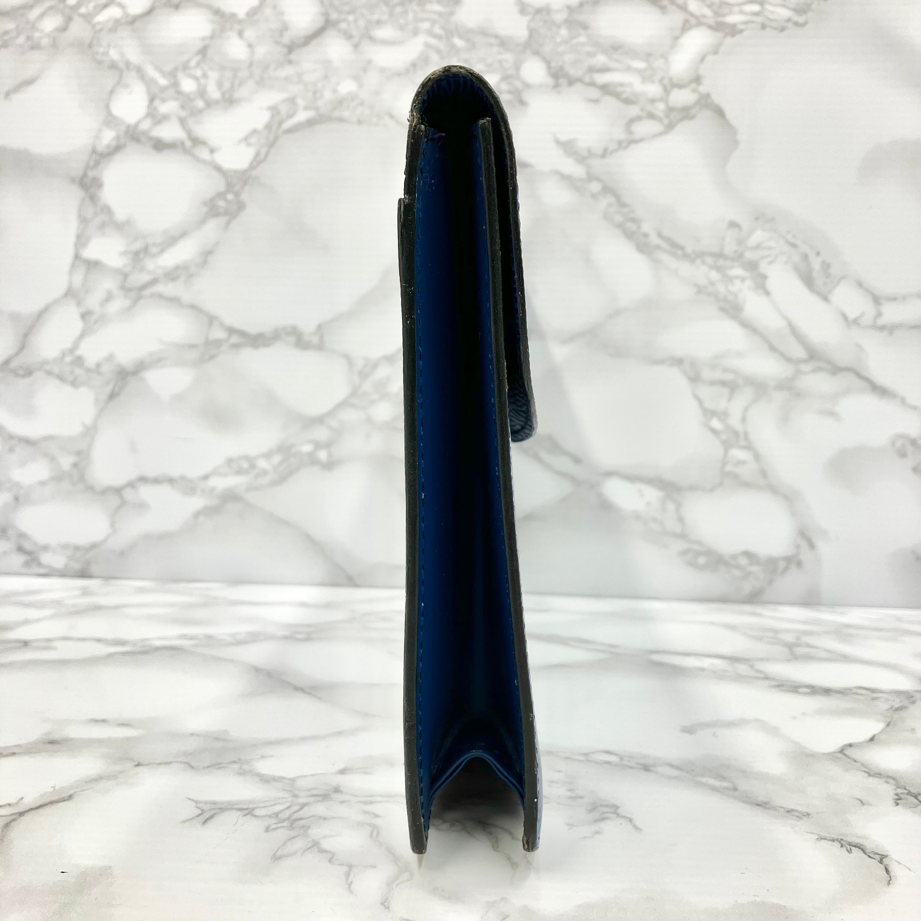 LOUIS VUITTON Epi clutch bag