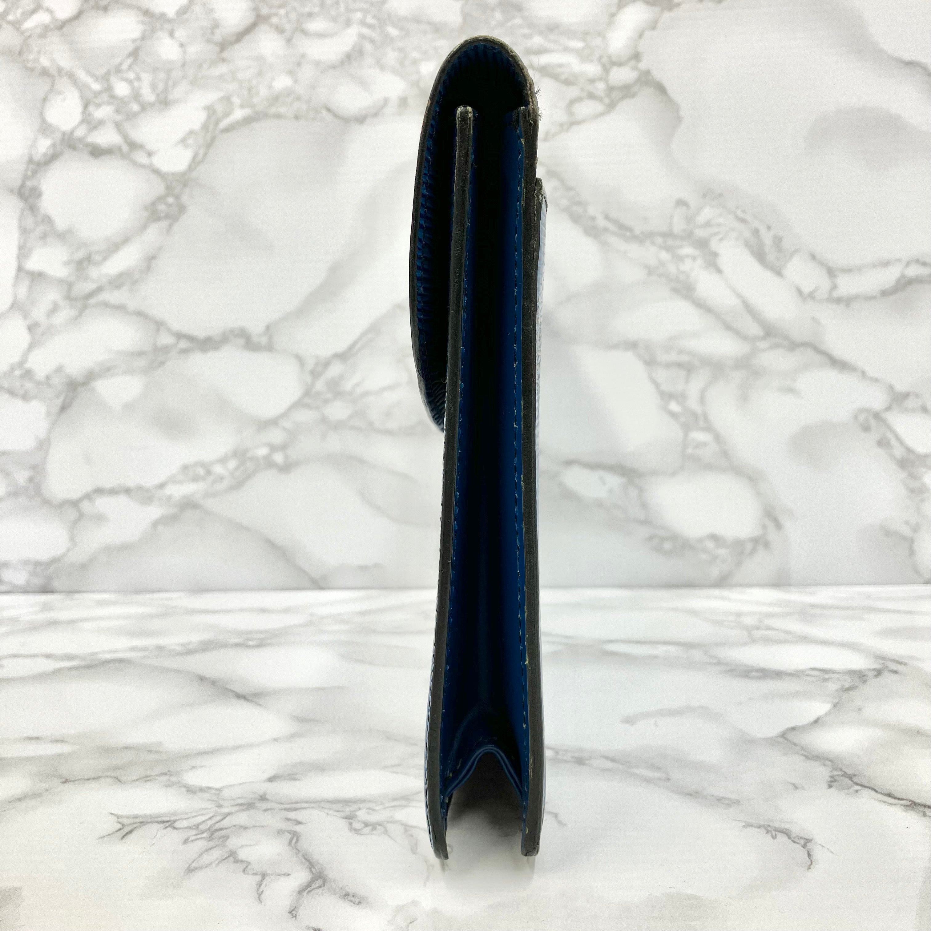 LOUIS VUITTON Epi clutch bag