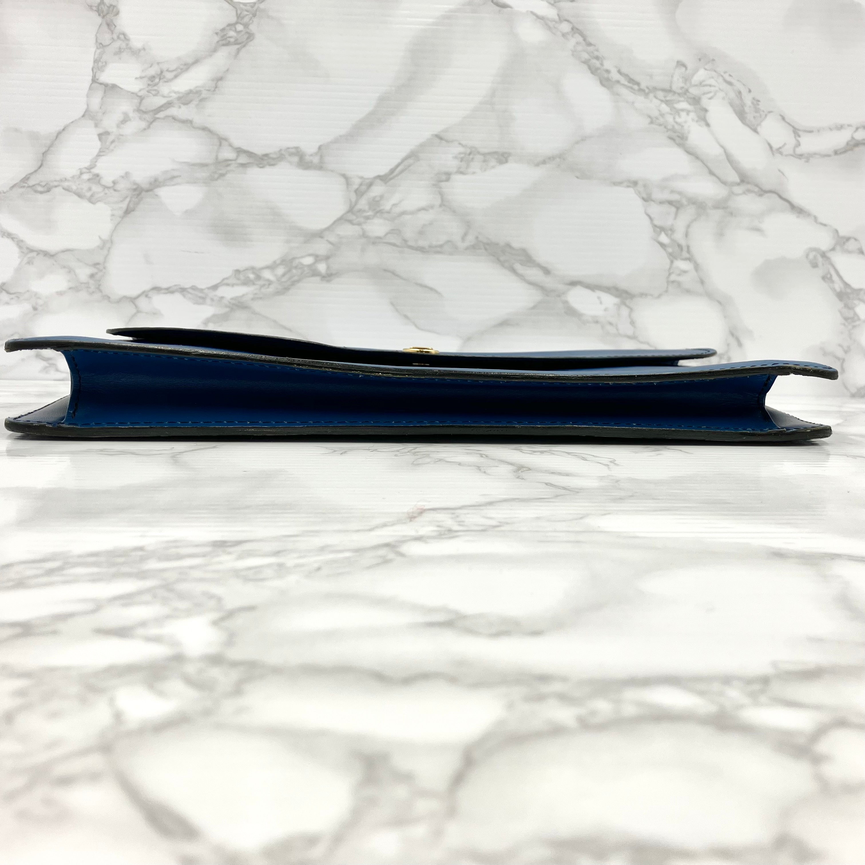 LOUIS VUITTON Epi clutch bag