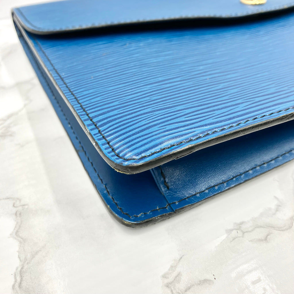LOUIS VUITTON Epi clutch bag