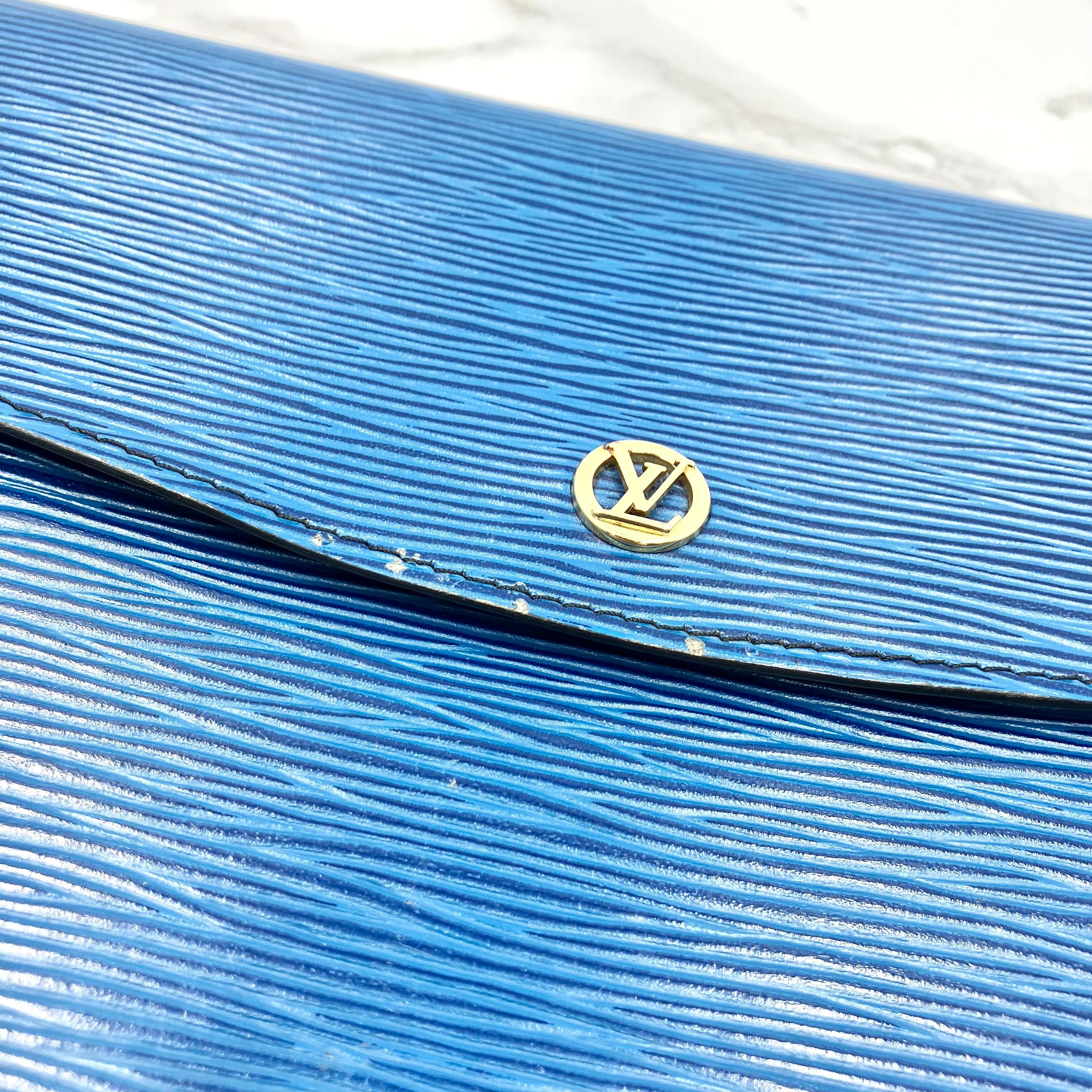 LOUIS VUITTON Epi clutch bag
