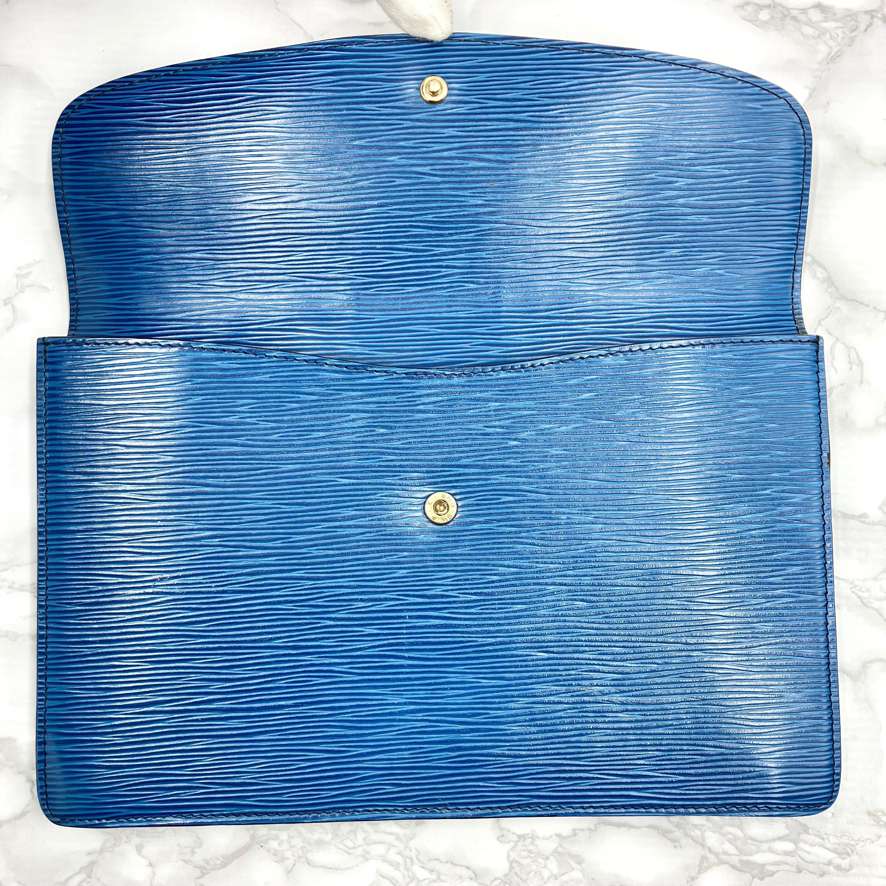 LOUIS VUITTON Epi clutch bag