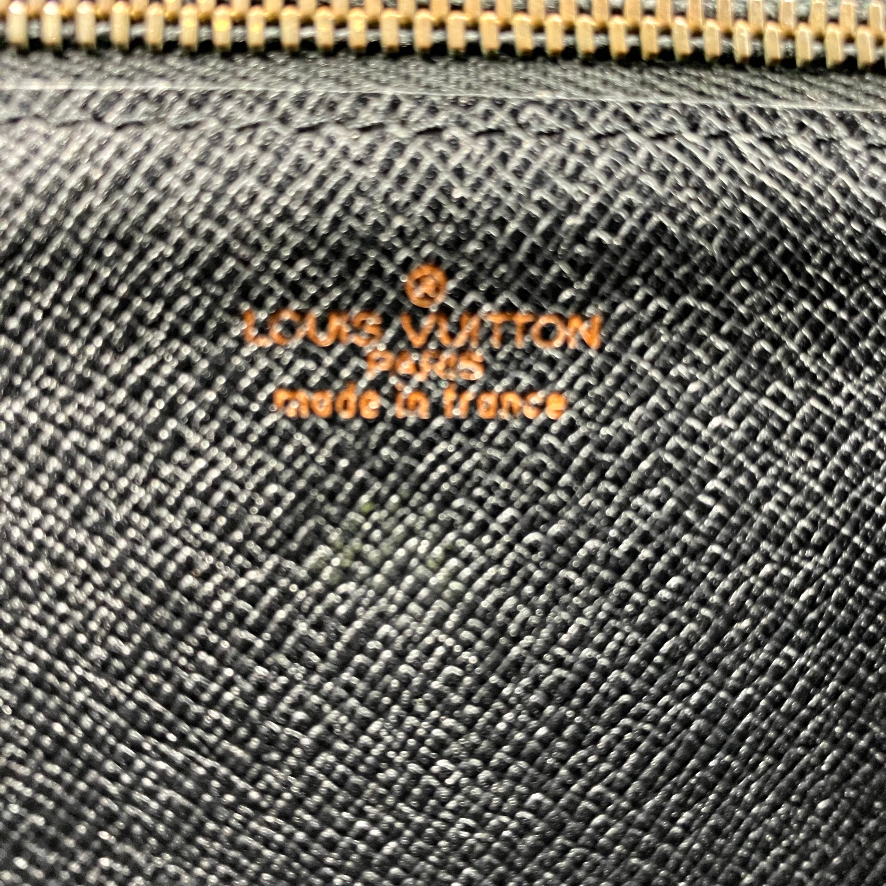 LOUIS VUITTON Epi clutch bag