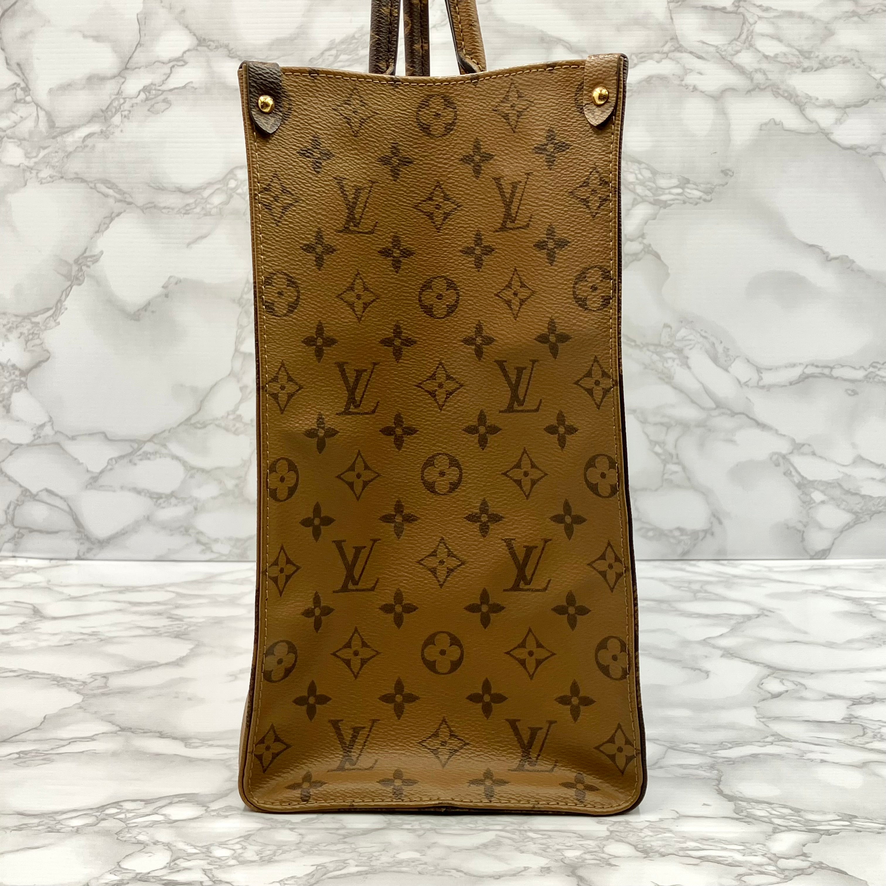 LOUIS VUITTON Giant Monogram Reverse ON THE GO GM