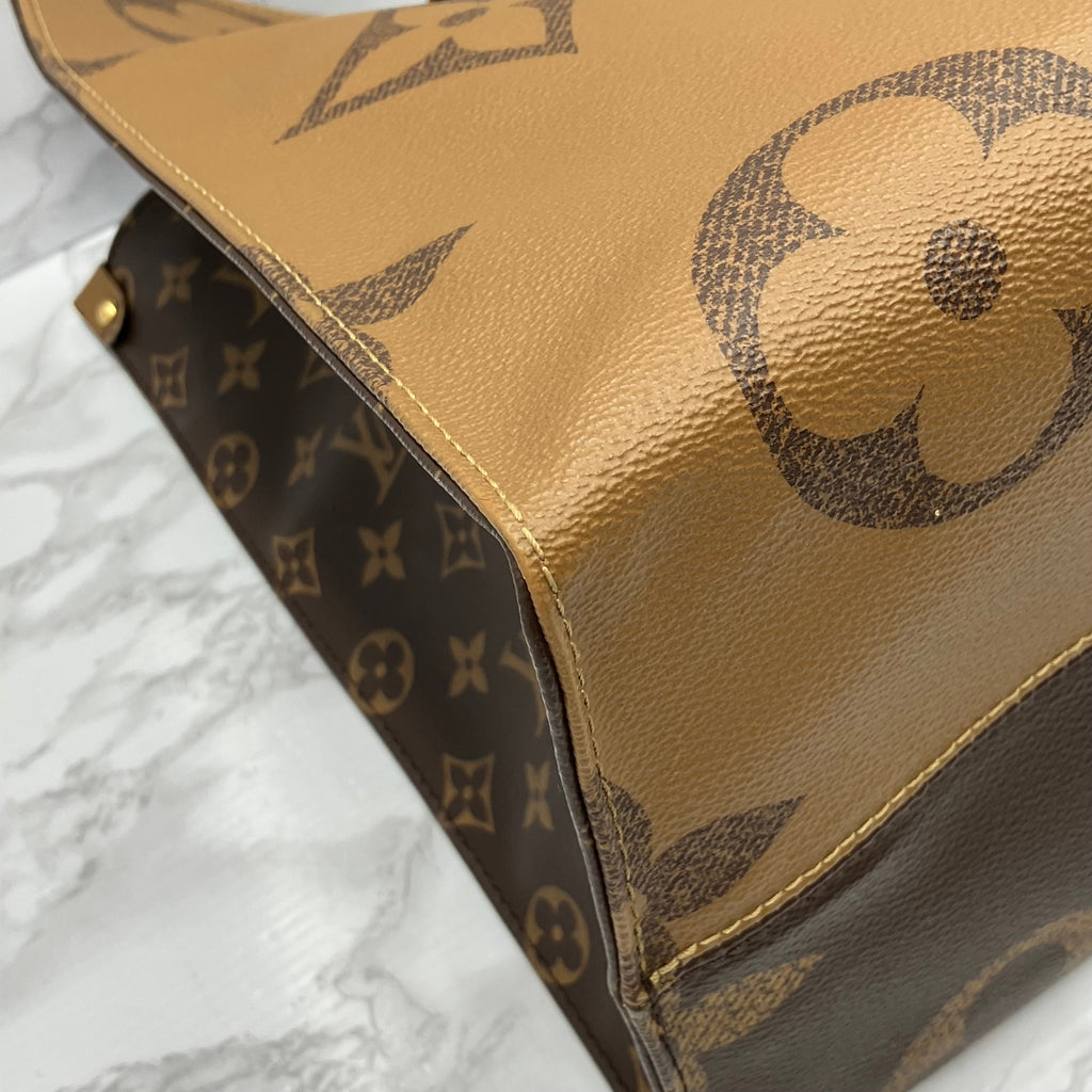 LOUIS VUITTON Giant Monogram Reverse ON THE GO GM