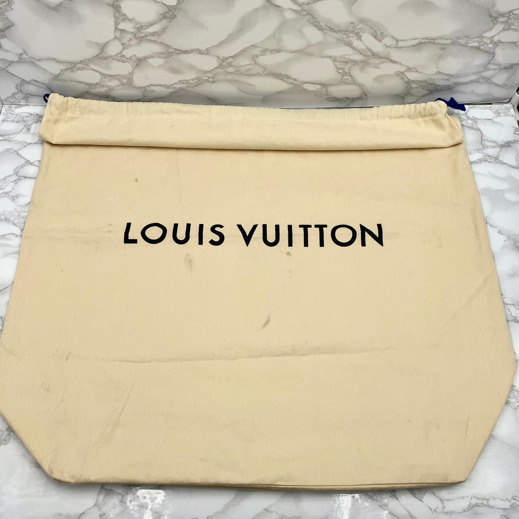 LOUIS VUITTON Giant Monogram Reverse ON THE GO GM
