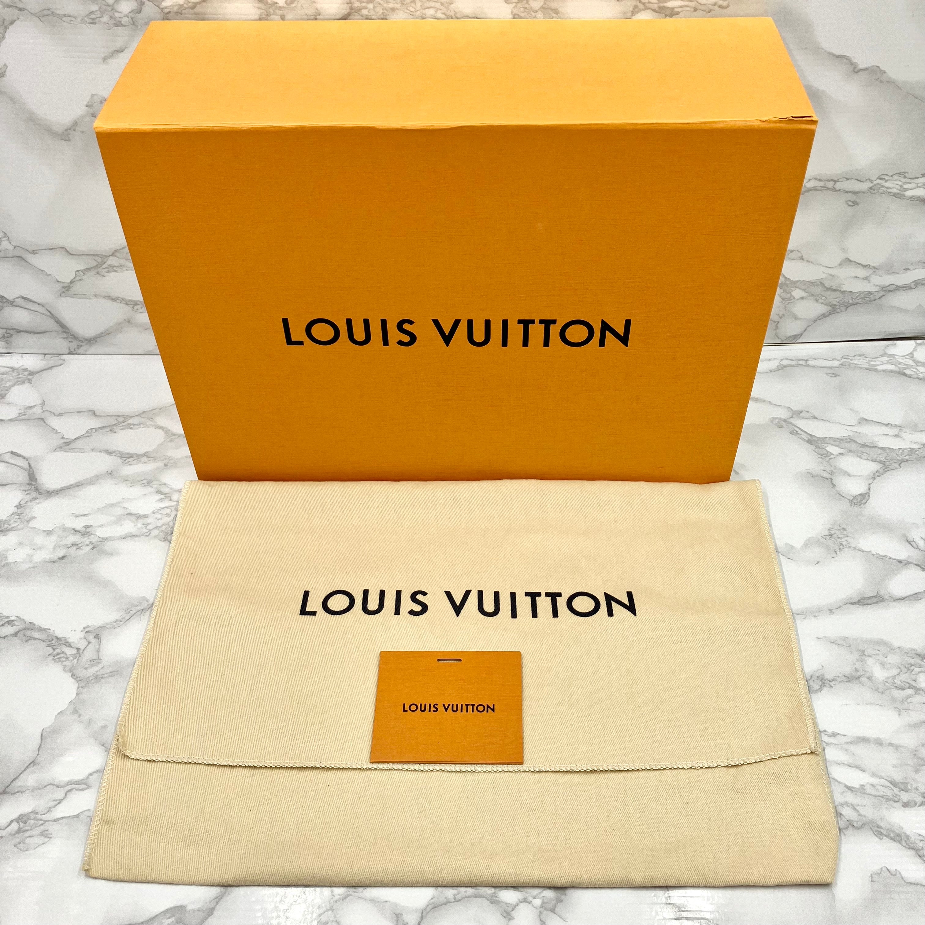 LOUIS VUITTON Monogram Reverse Metis