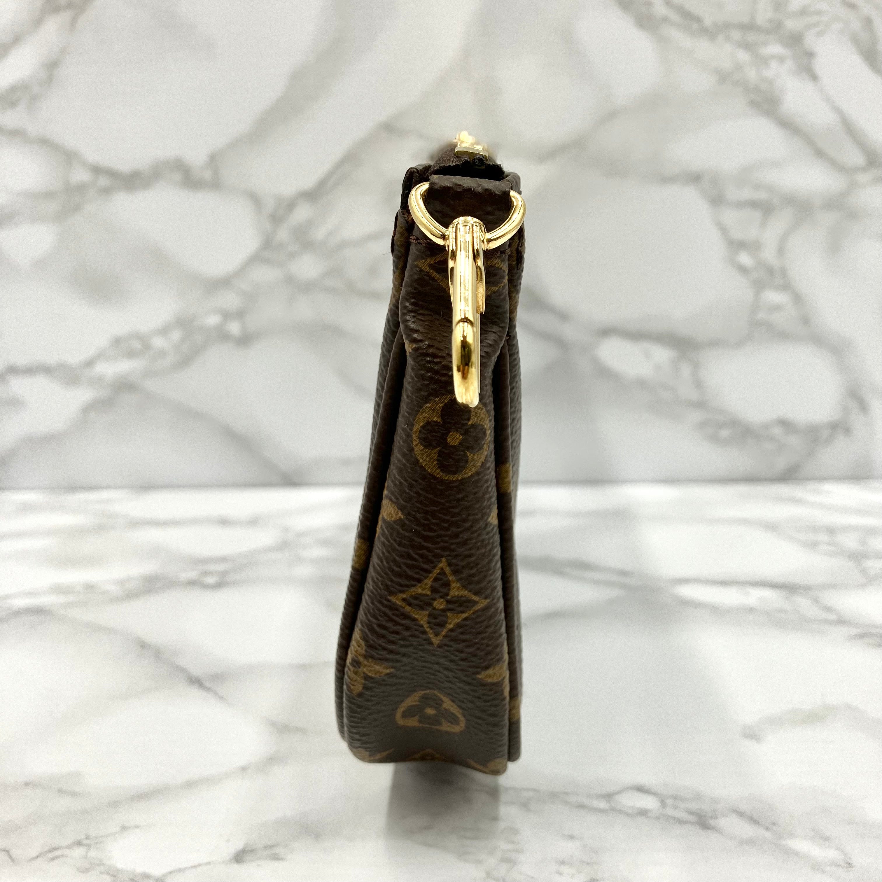 LOUIS VUITTON Monogram Mürti Pochette