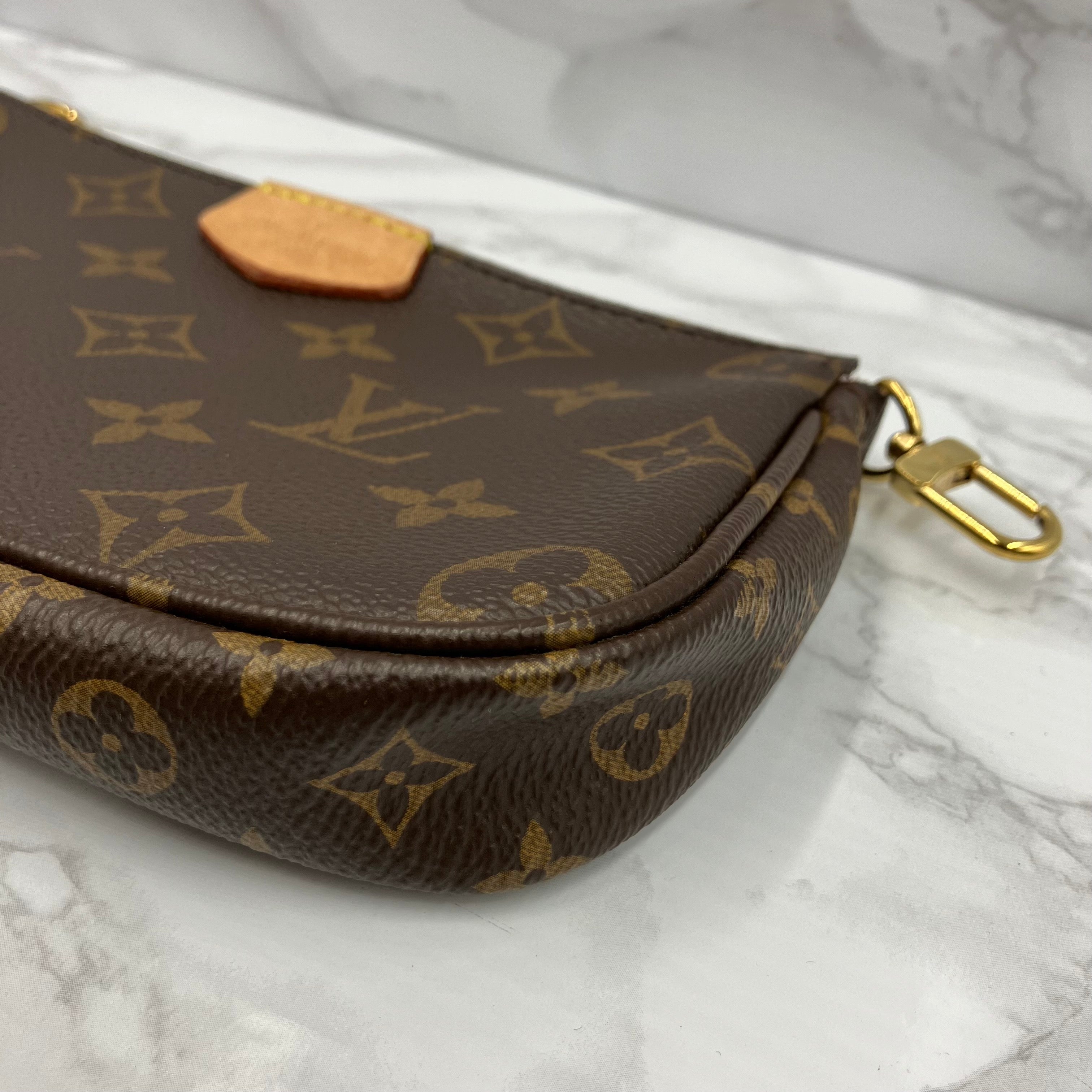 LOUIS VUITTON Monogram Mürti Pochette