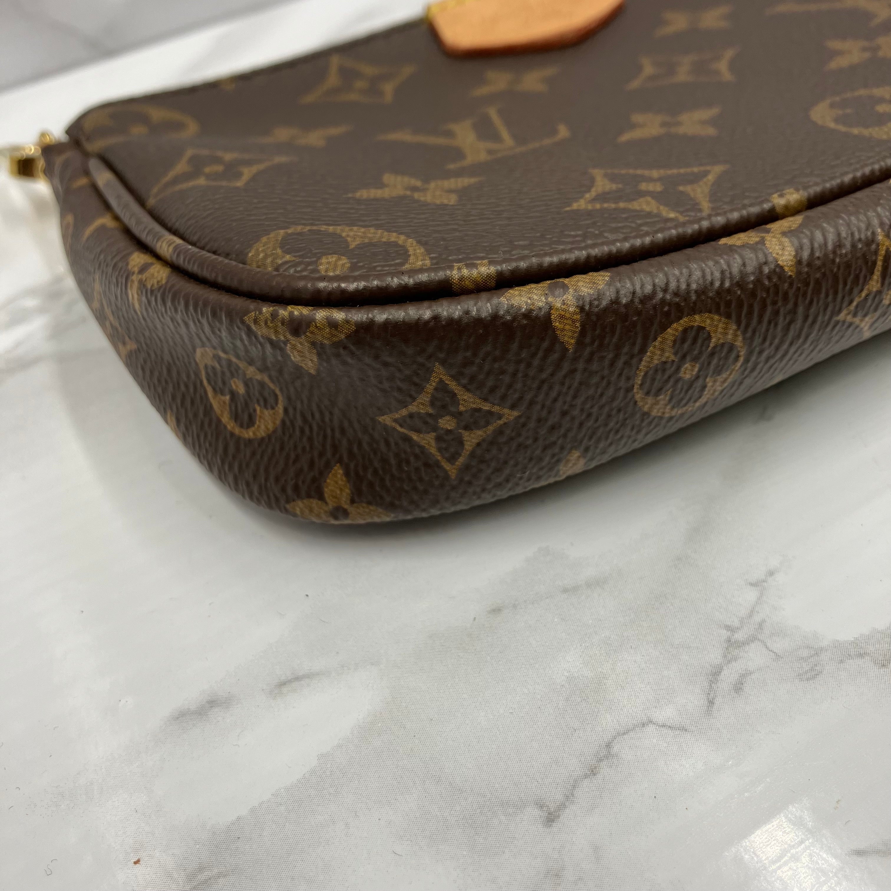 LOUIS VUITTON Monogram Mürti Pochette