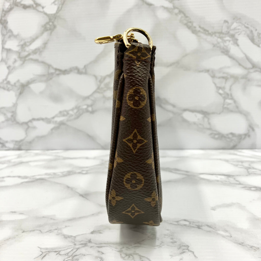 LOUIS VUITTON Monogram Mürti Pochette