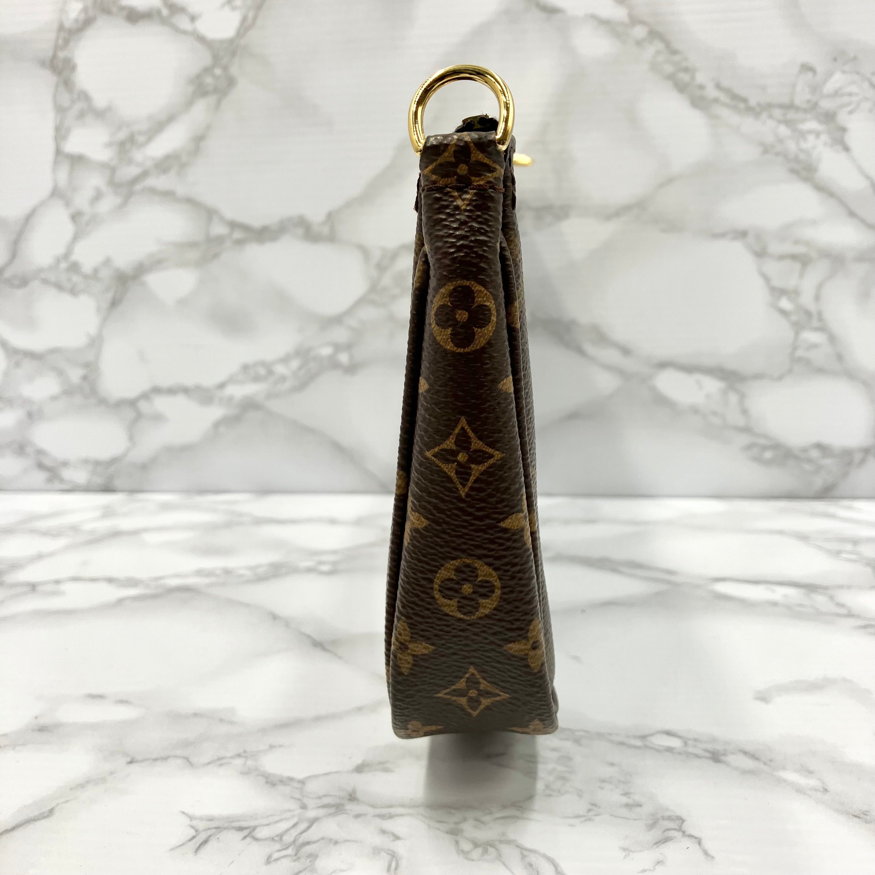 LOUIS VUITTON Monogram Mürti Pochette