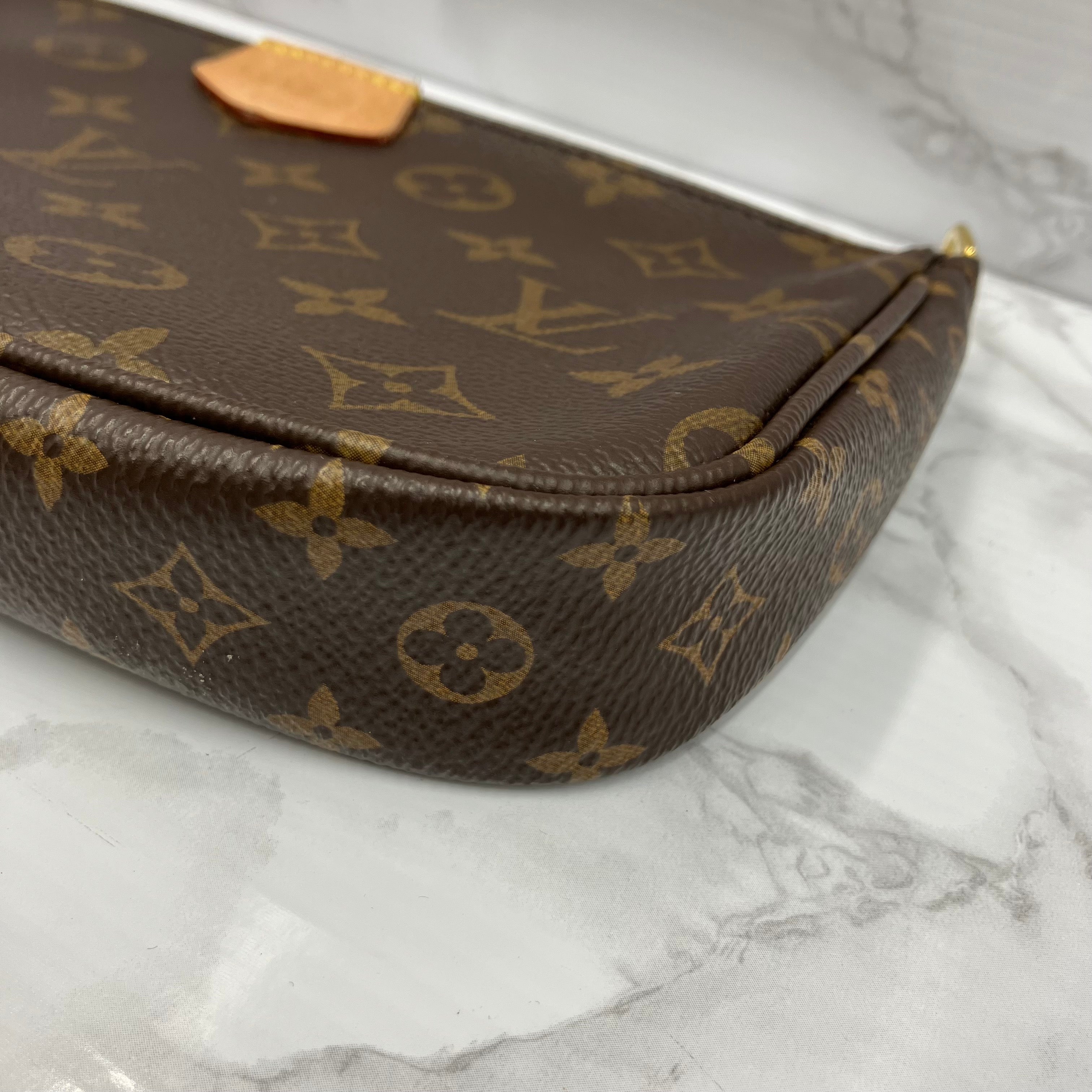 LOUIS VUITTON Monogram Mürti Pochette
