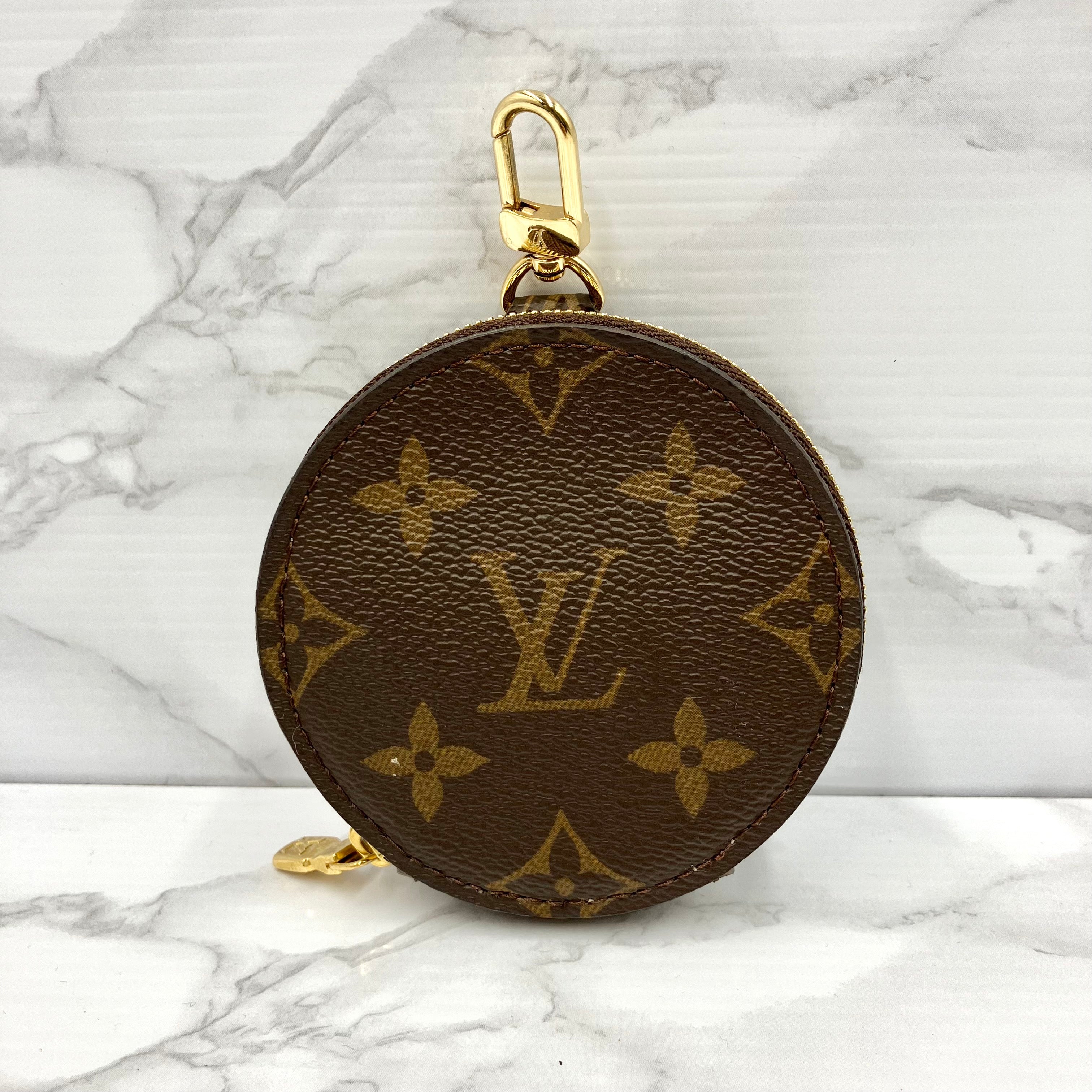 LOUIS VUITTON Monogram Mürti Pochette