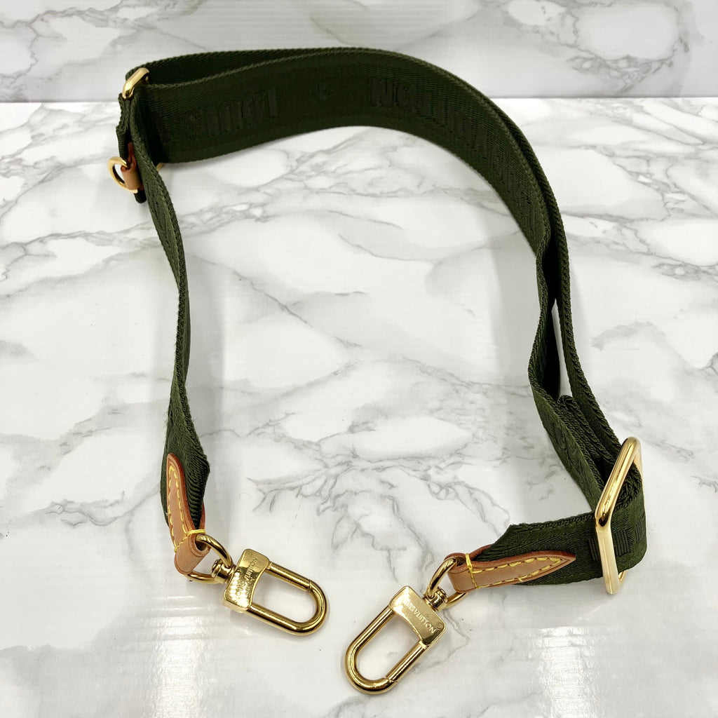 LOUIS VUITTON Monogram Mürti Pochette