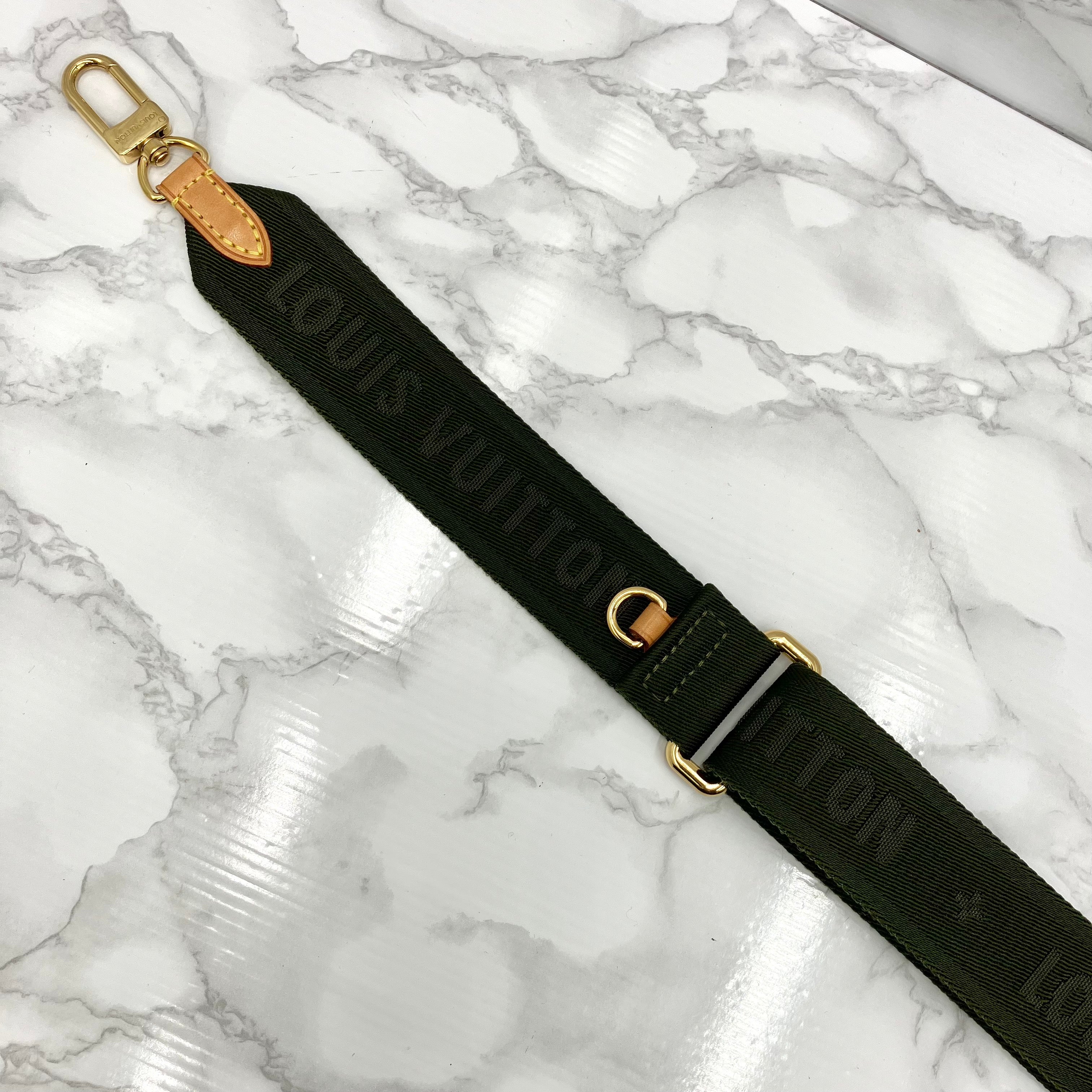 LOUIS VUITTON Monogram Mürti Pochette