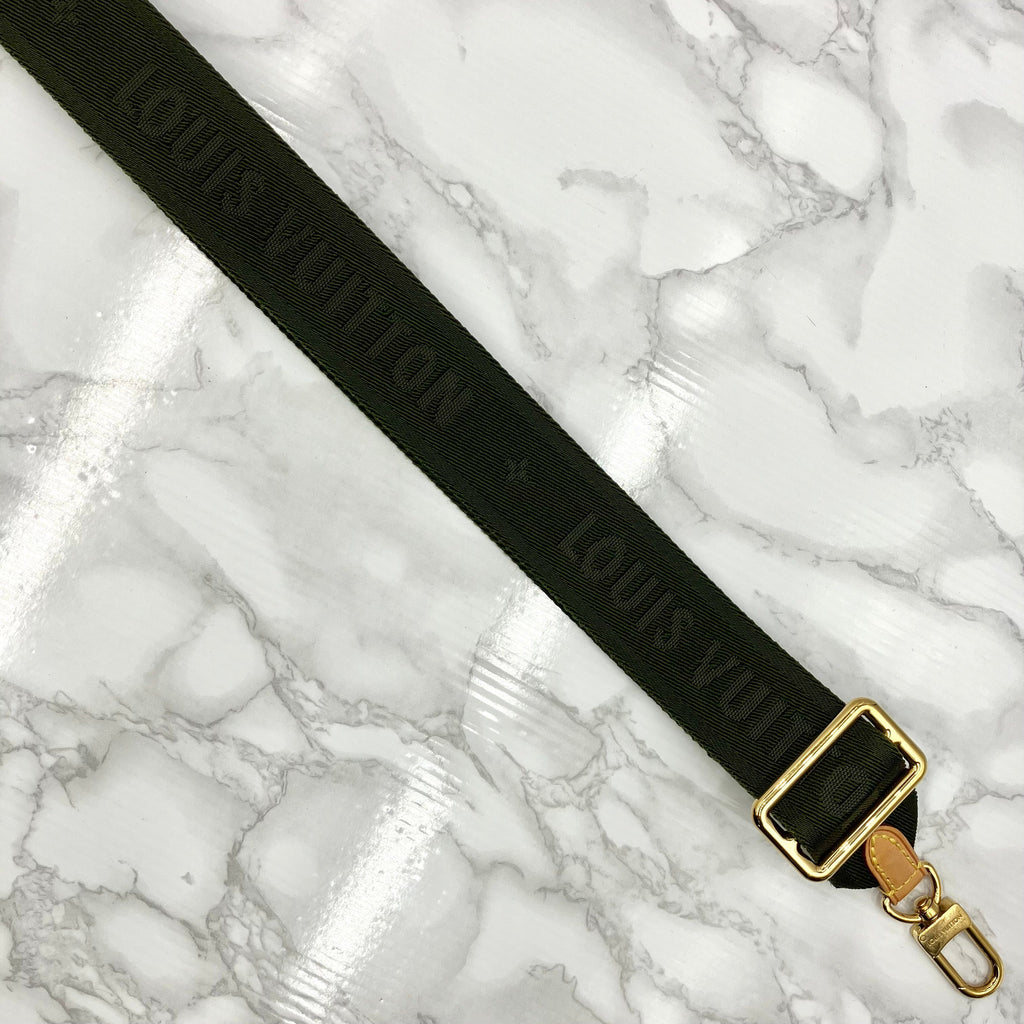 LOUIS VUITTON Monogram Mürti Pochette