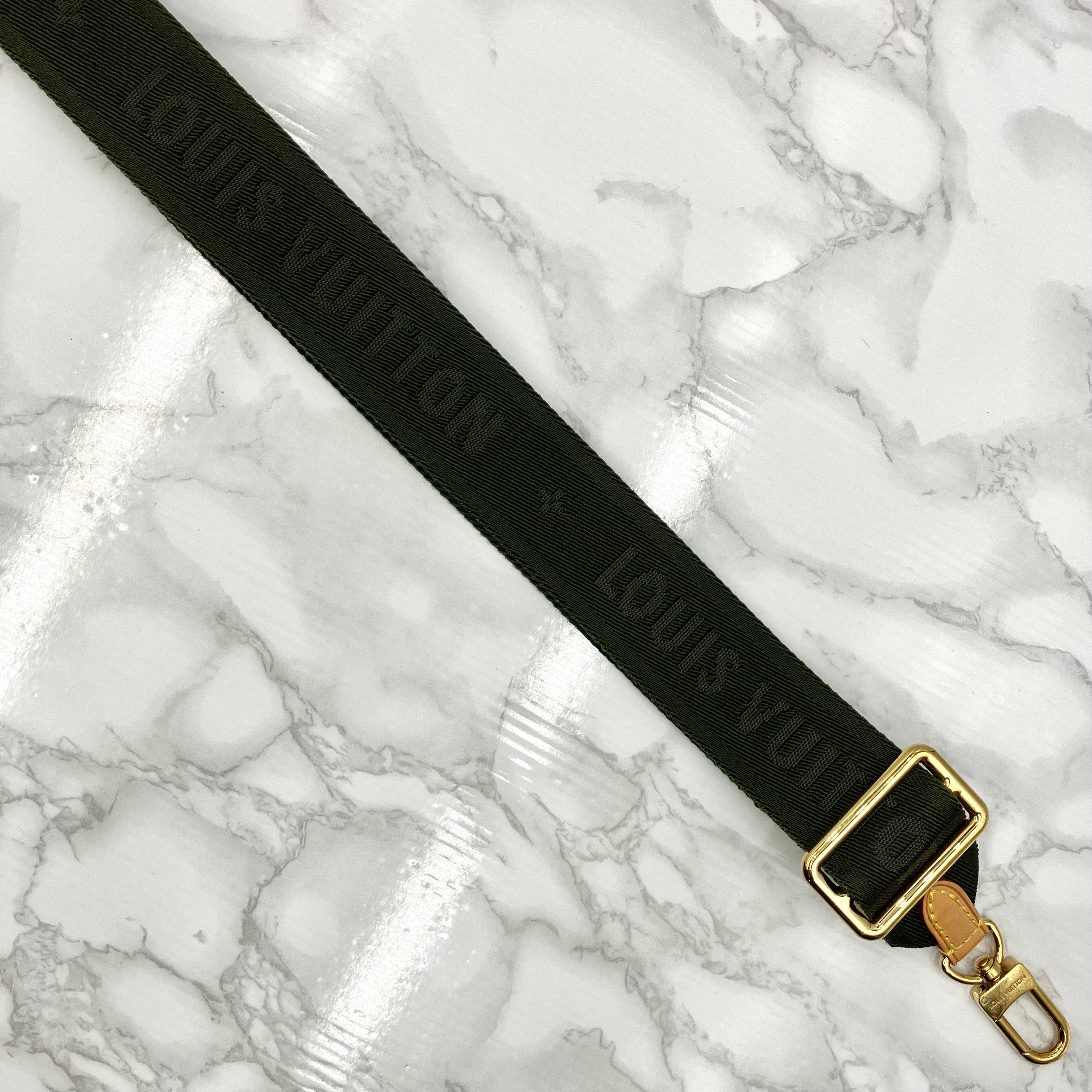 LOUIS VUITTON Monogram Mürti Pochette