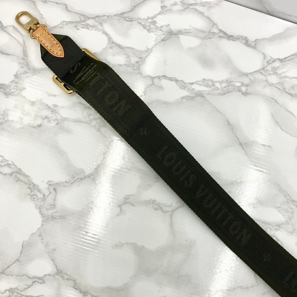 LOUIS VUITTON Monogram Mürti Pochette