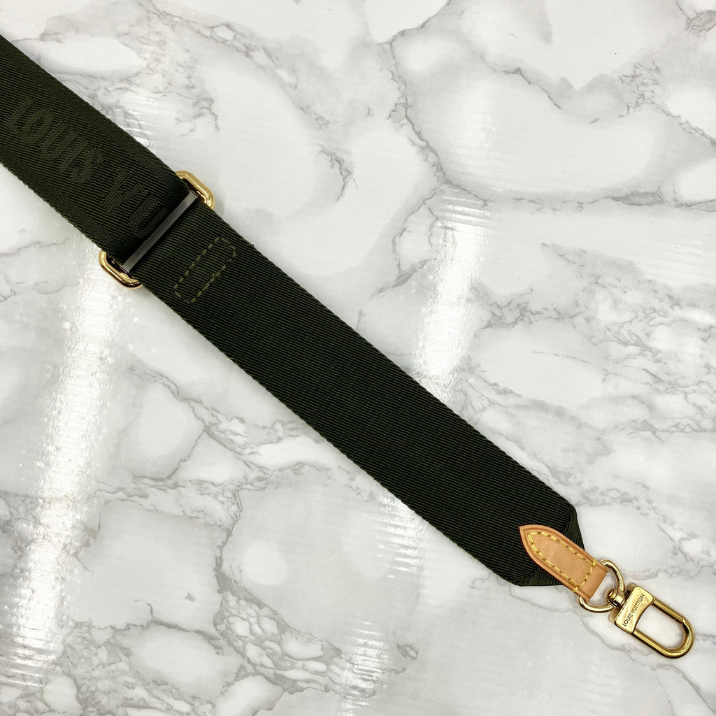 LOUIS VUITTON Monogram Mürti Pochette