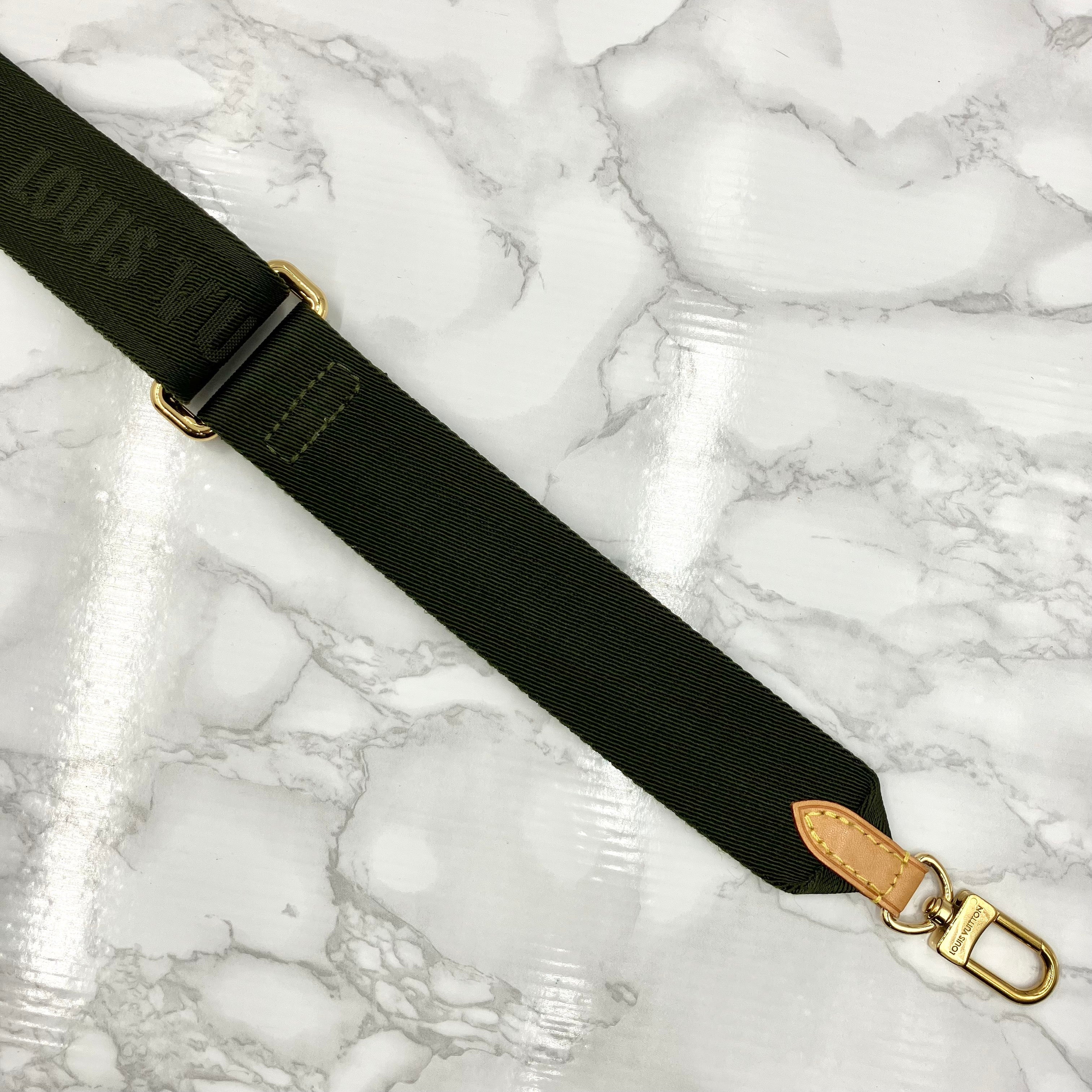 LOUIS VUITTON Monogram Mürti Pochette