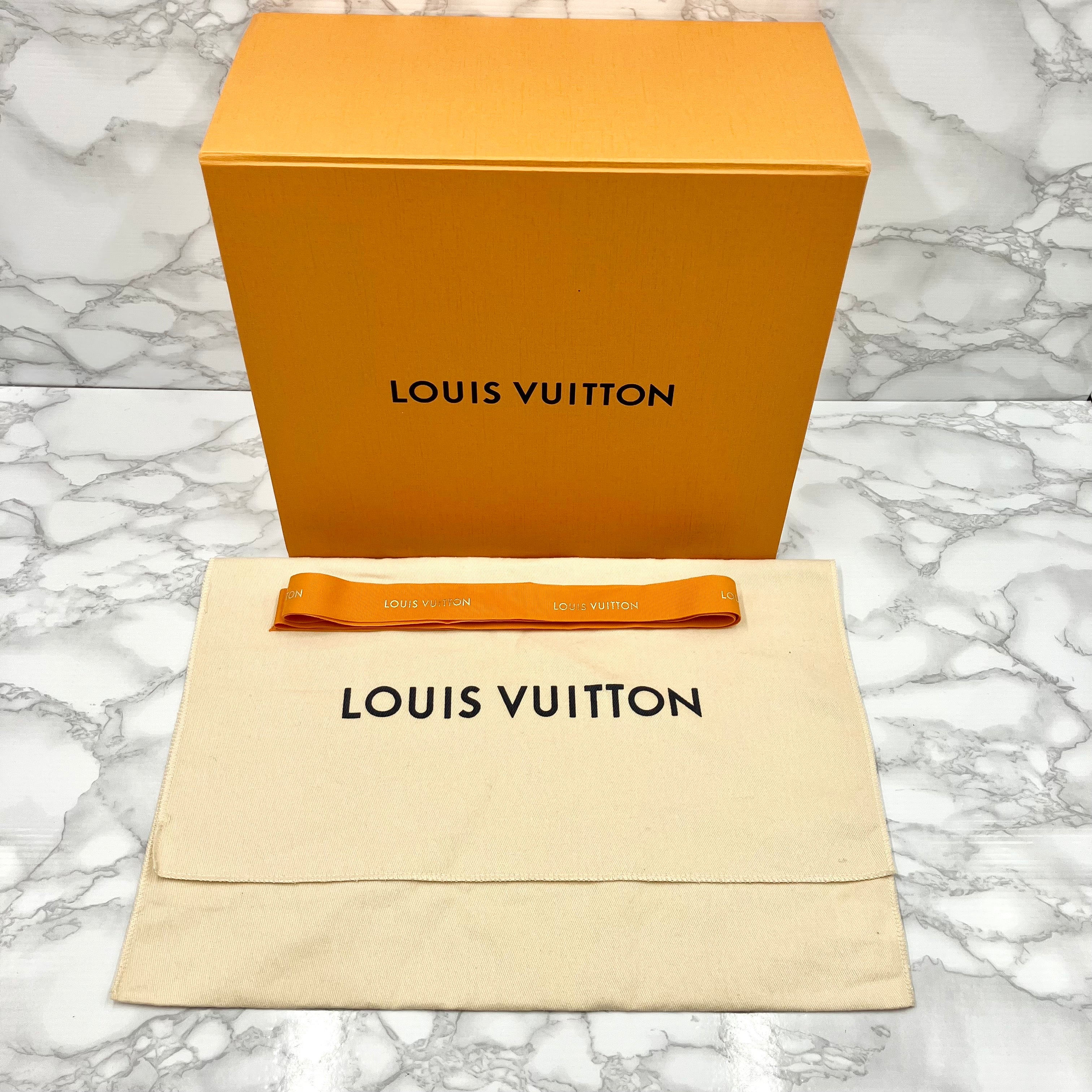 LOUIS VUITTON Monogram Mürti Pochette