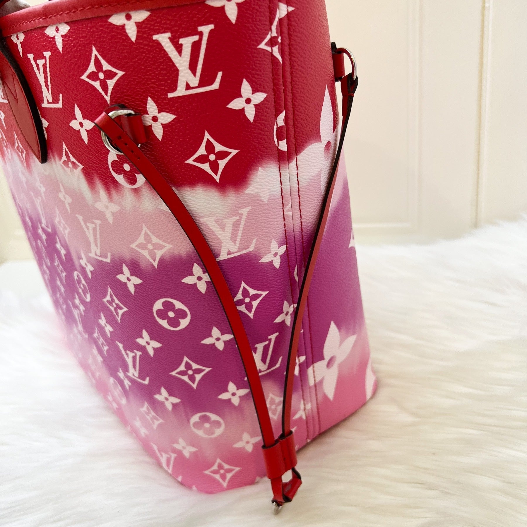 LV Neverfull MM with Detachable Pouch in Red / Pink Escale Monogram Canvas SHW