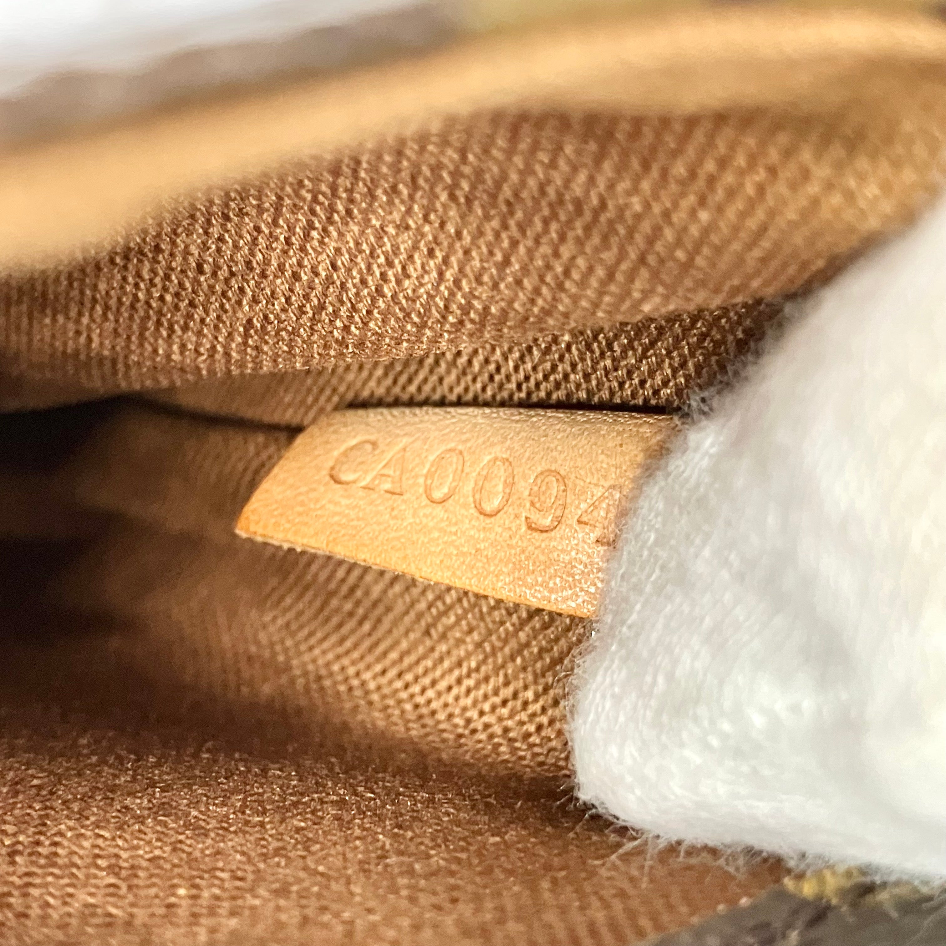LOUIS VUITTON Monogram Pochette Gange