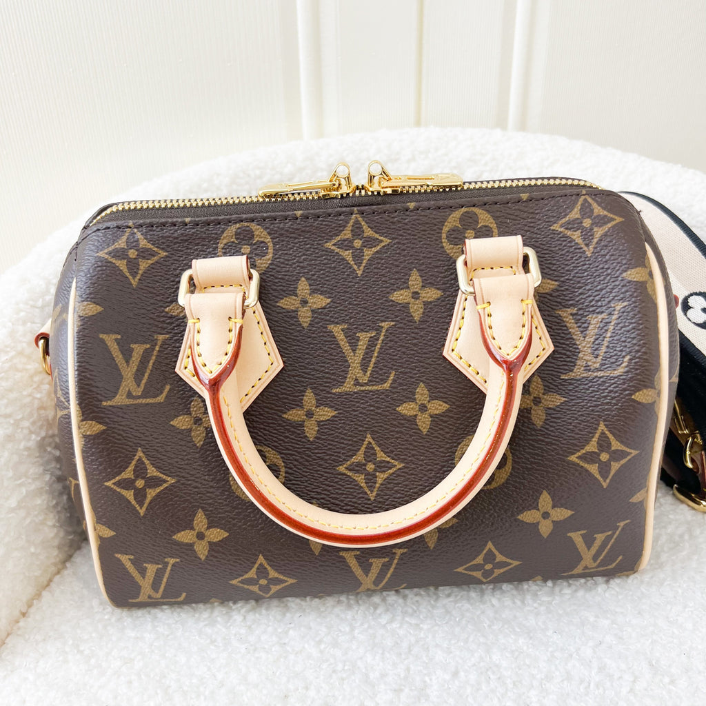 LV Speedy Bandouliere 20 in Monogram Canvas and Black Patterned Strap