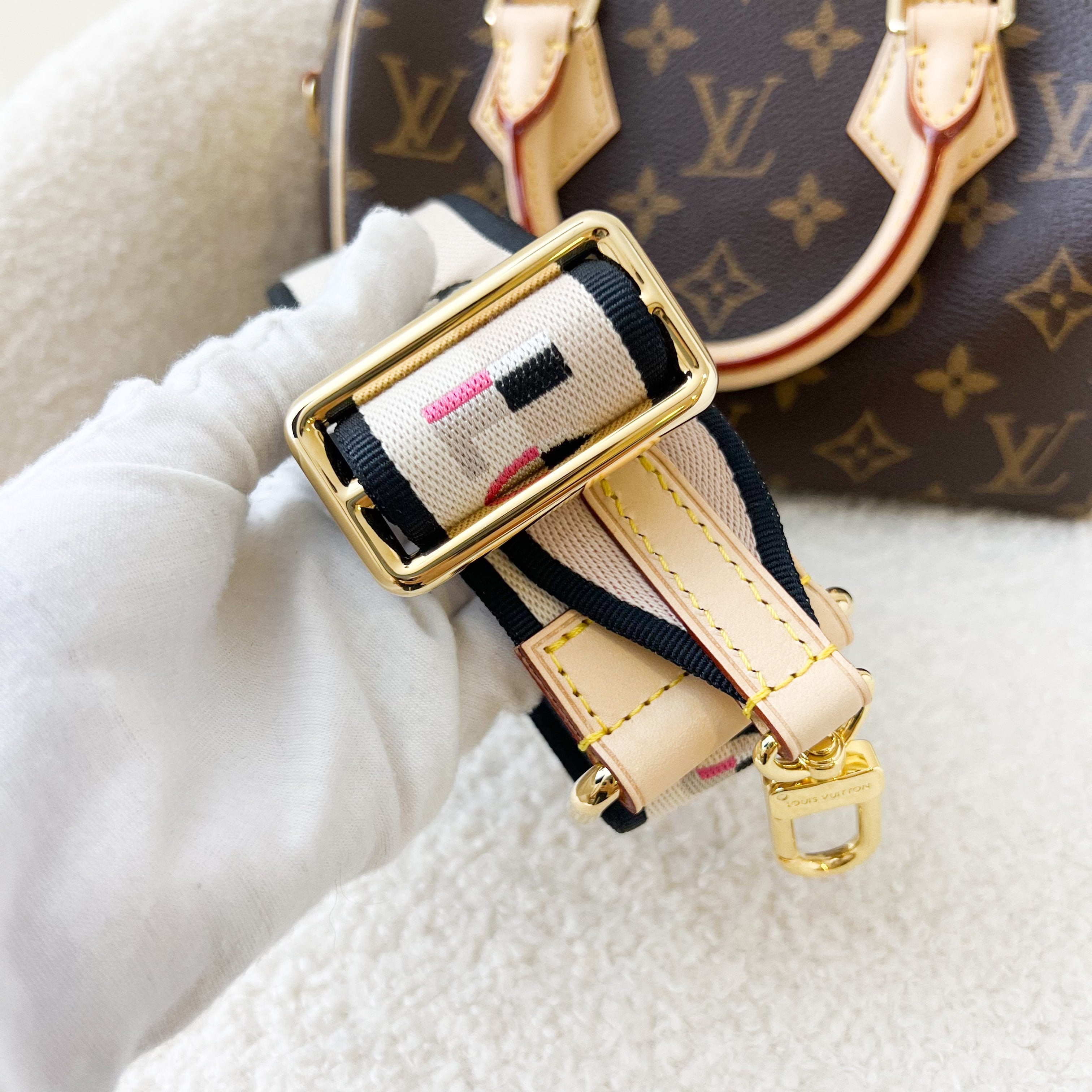 LV Speedy Bandouliere 20 in Monogram Canvas and Black Patterned Strap