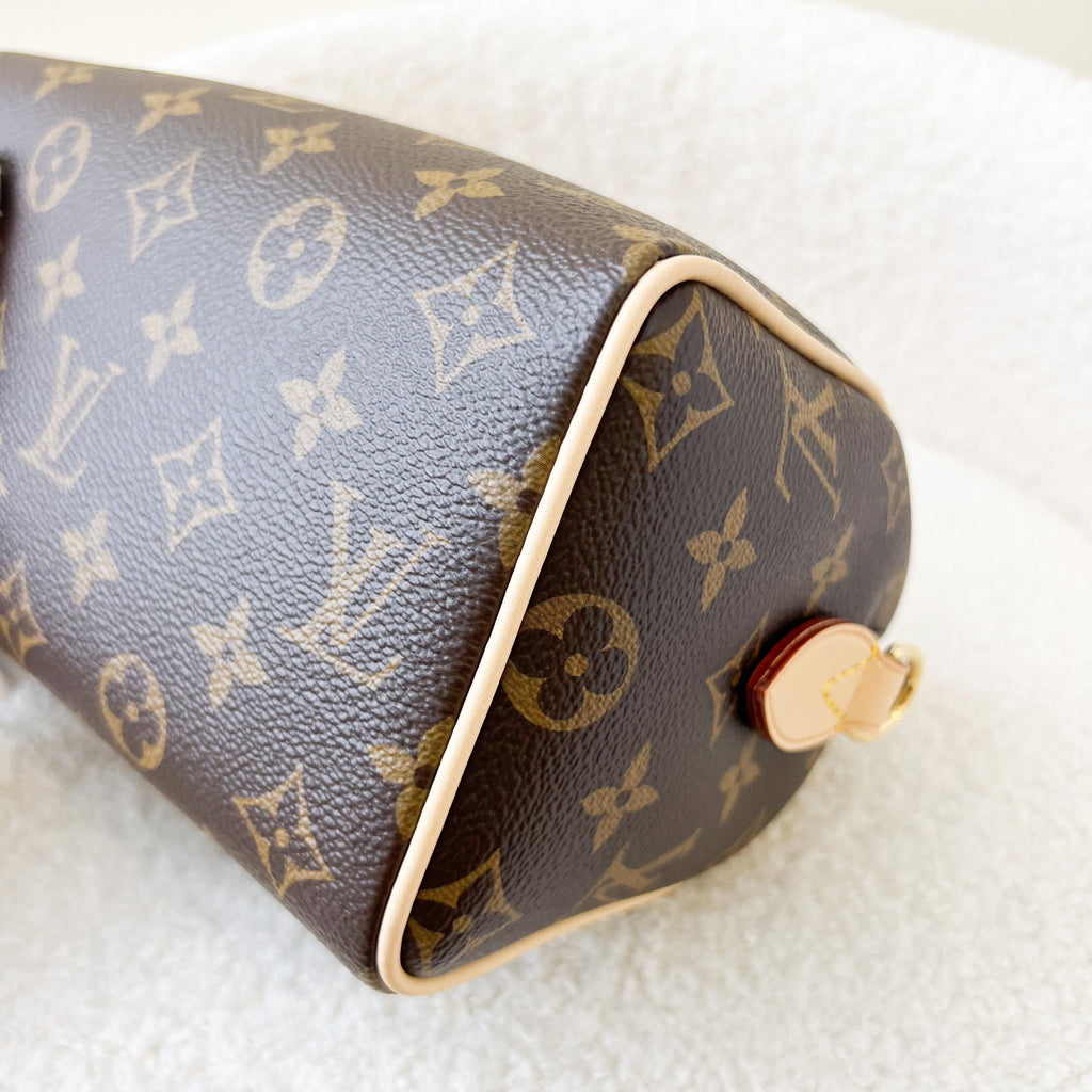 LV Speedy Bandouliere 20 in Monogram Canvas and Black Patterned Strap
