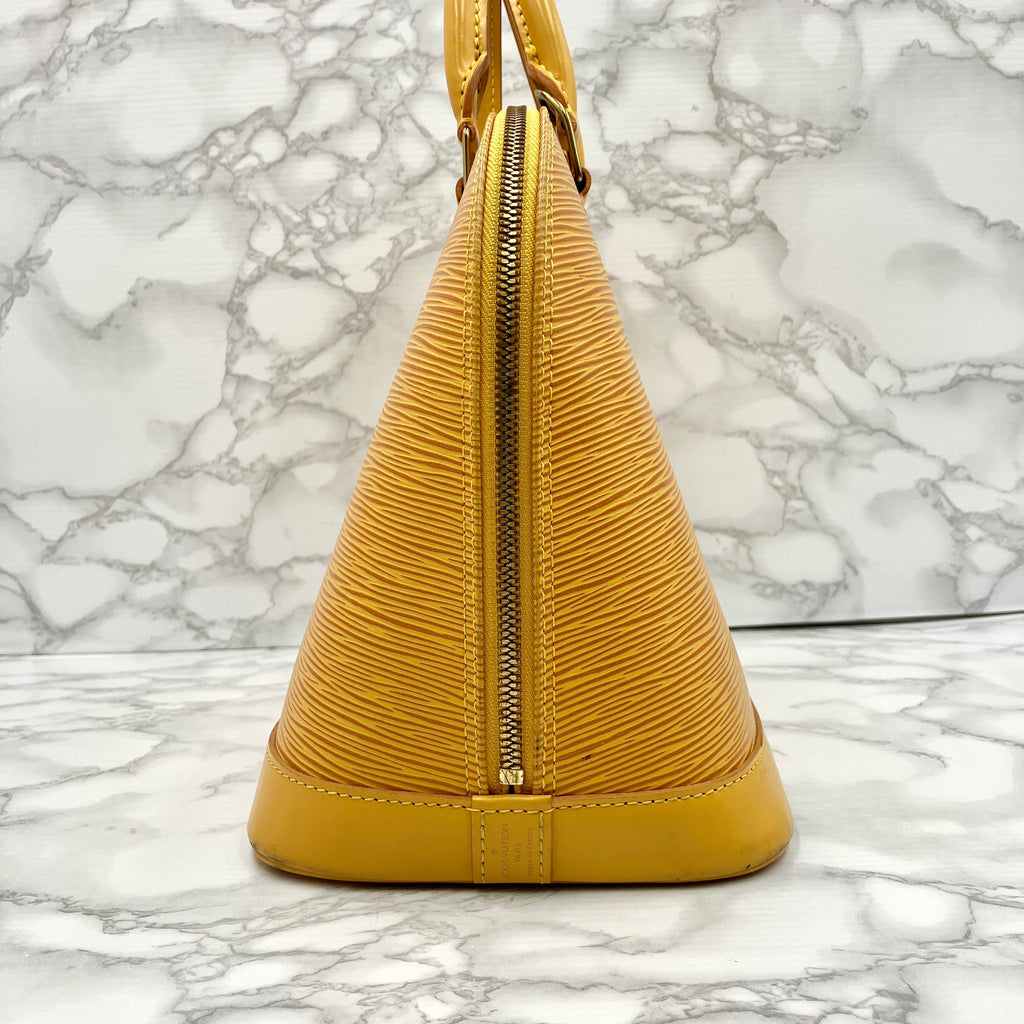 LOUIS VUITTON EPI Alma PM Strap