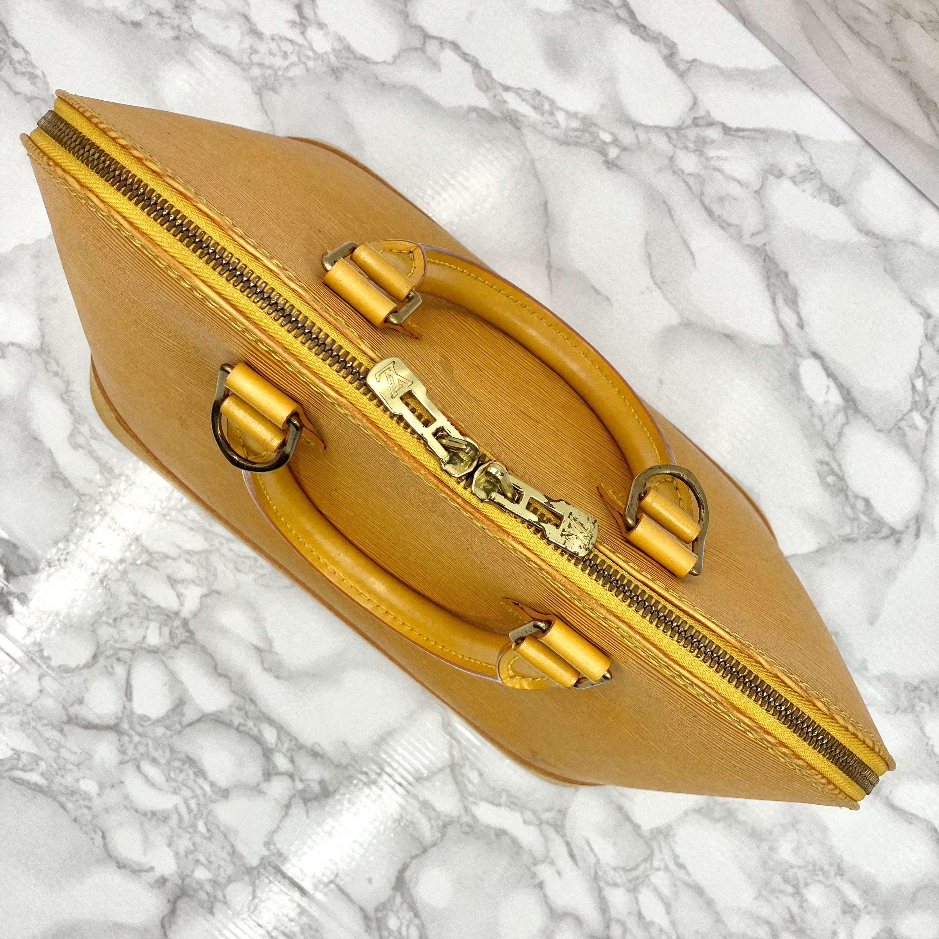 LOUIS VUITTON EPI Alma PM Strap