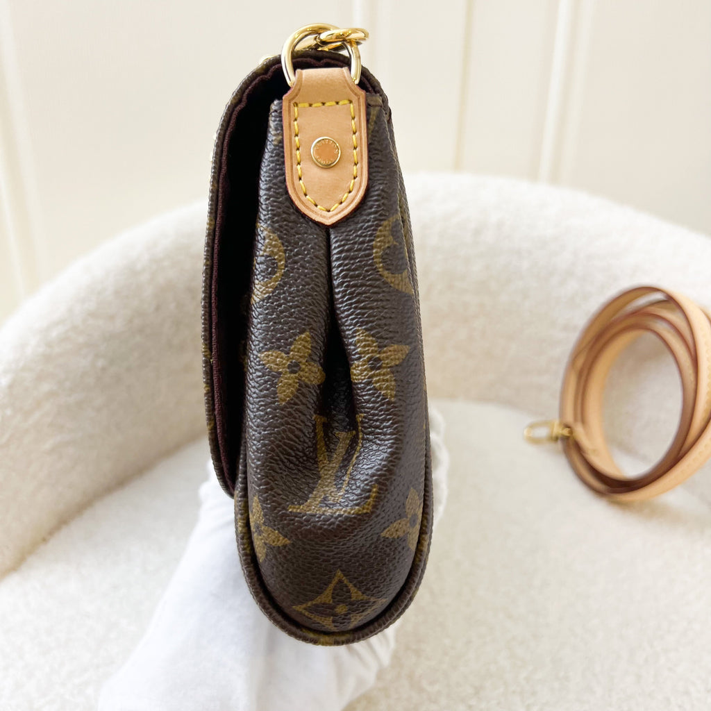 LV Favorite Pochette MM in Monogram Canvas GHW