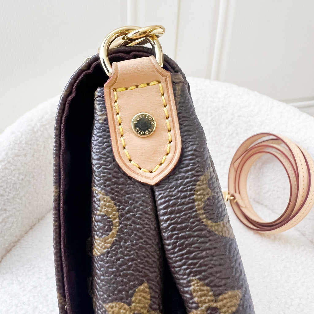 LV Favorite Pochette MM in Monogram Canvas GHW